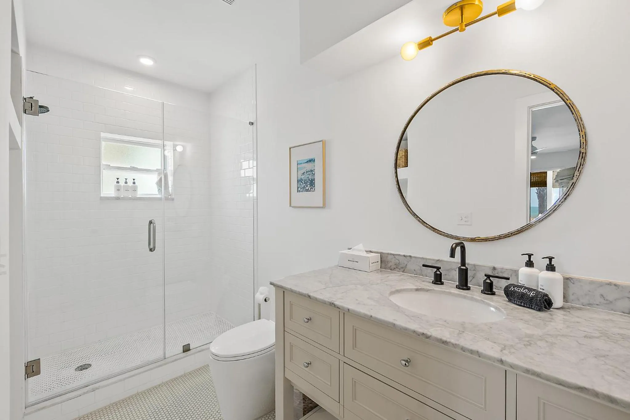 Bathroom in Island Cottage Inn