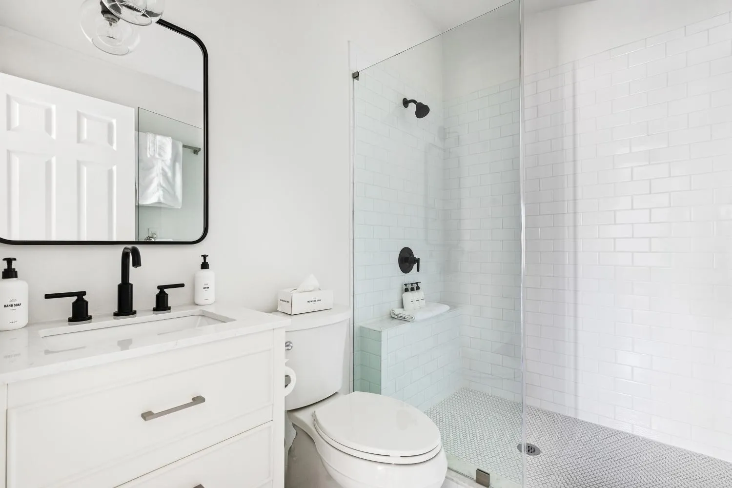 Bathroom in Island Cottage Inn