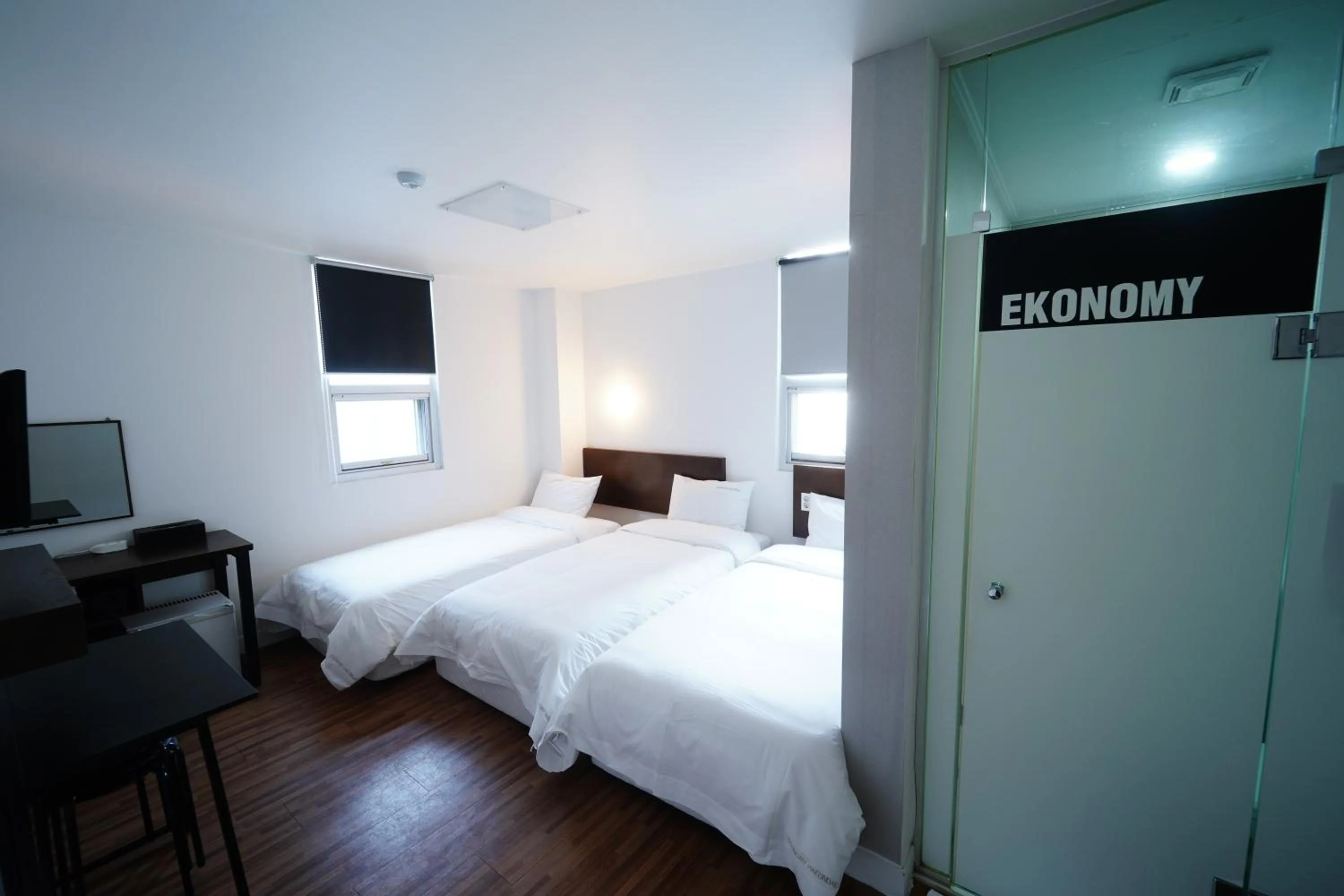 Bedroom, Bed in Ekonomy Haeundae Hostel