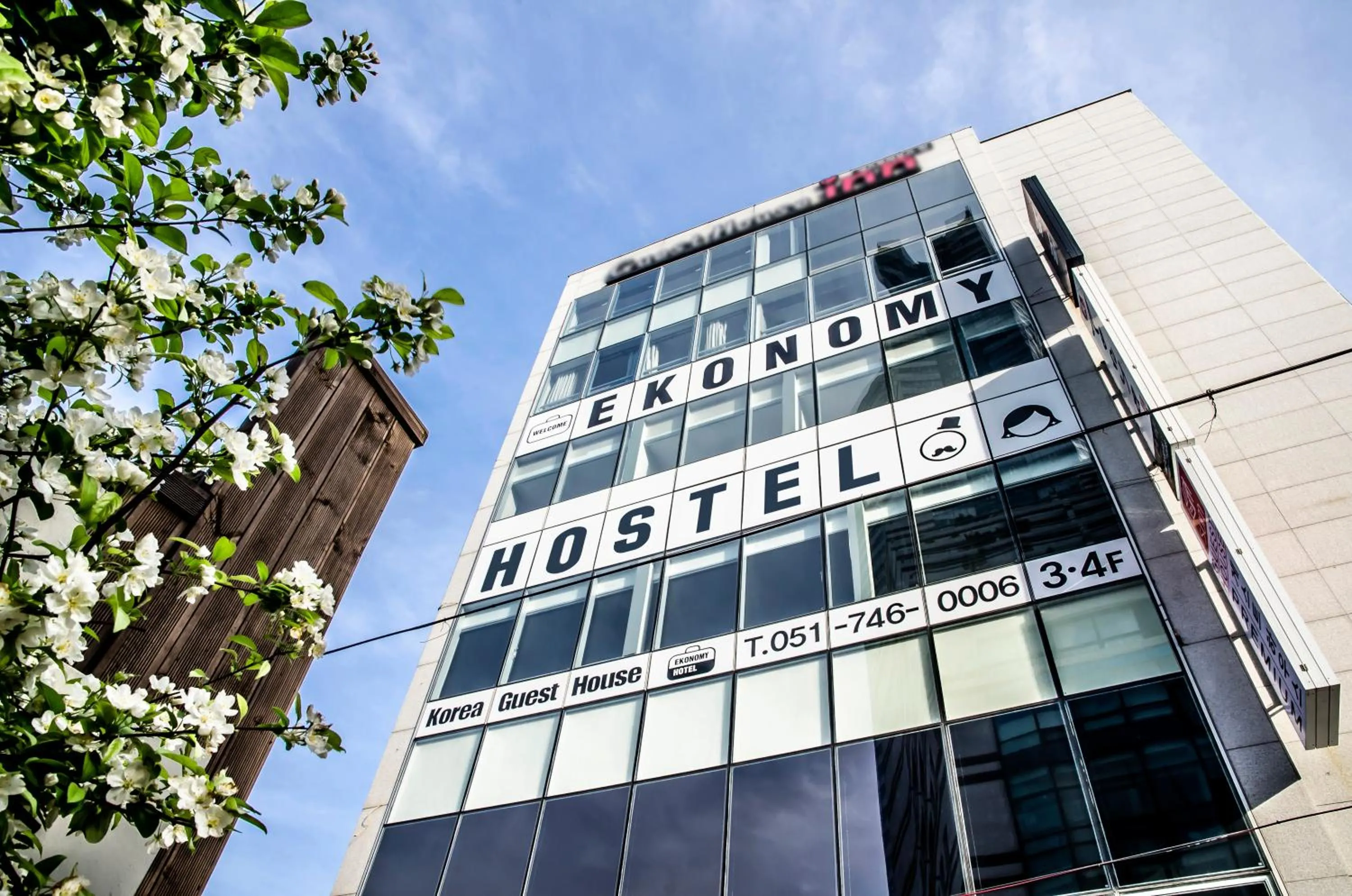 Property building in Ekonomy Haeundae Hostel