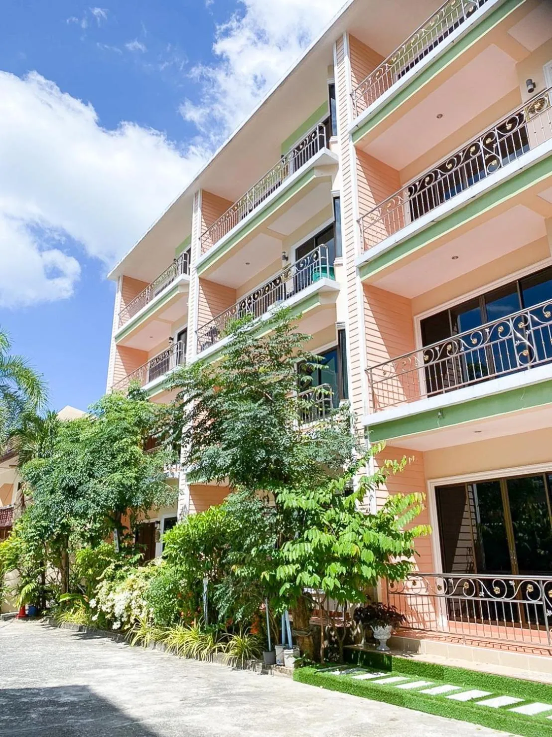 Property building in RK Guesthouse