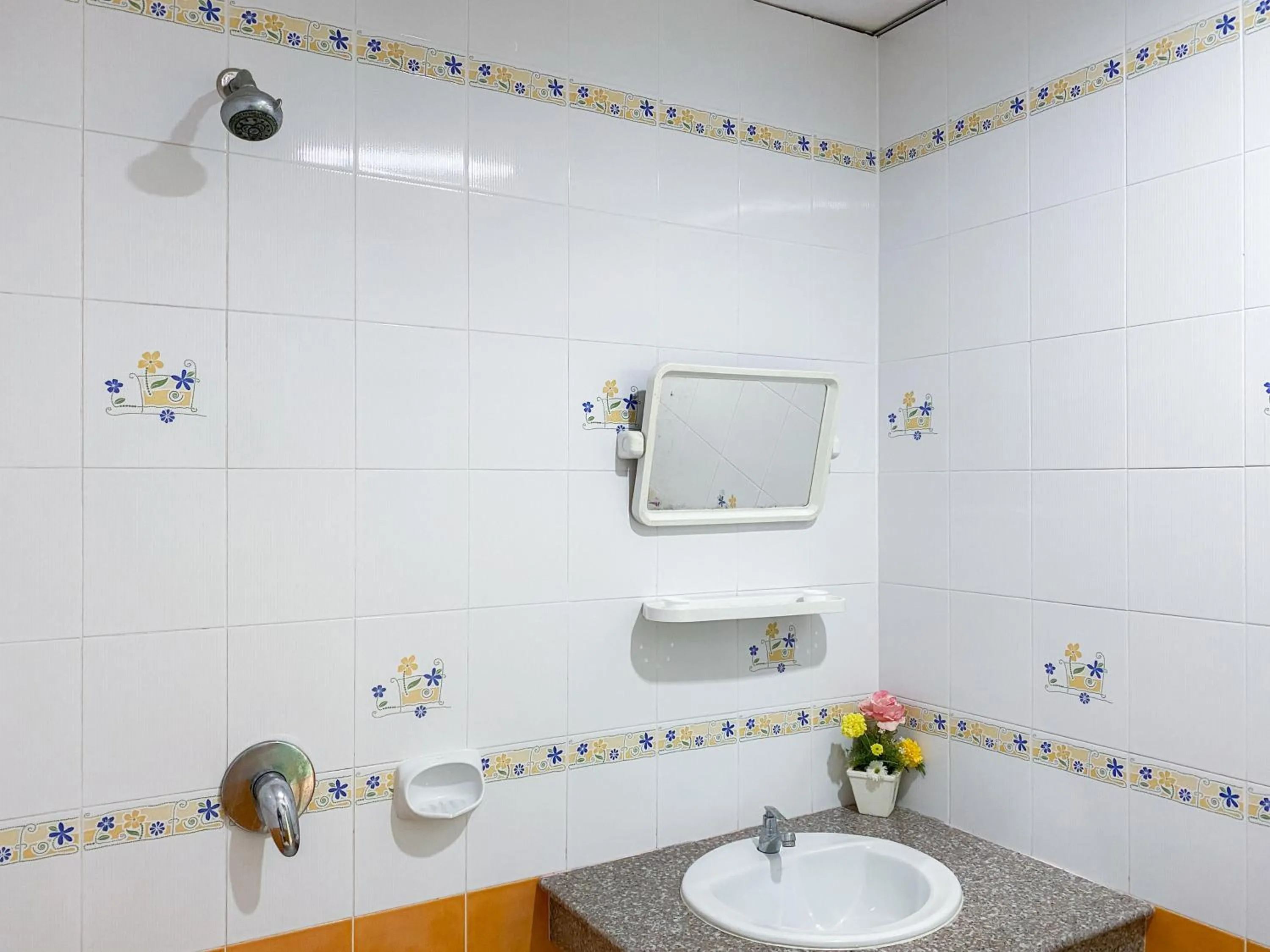 Shower in RK Guesthouse