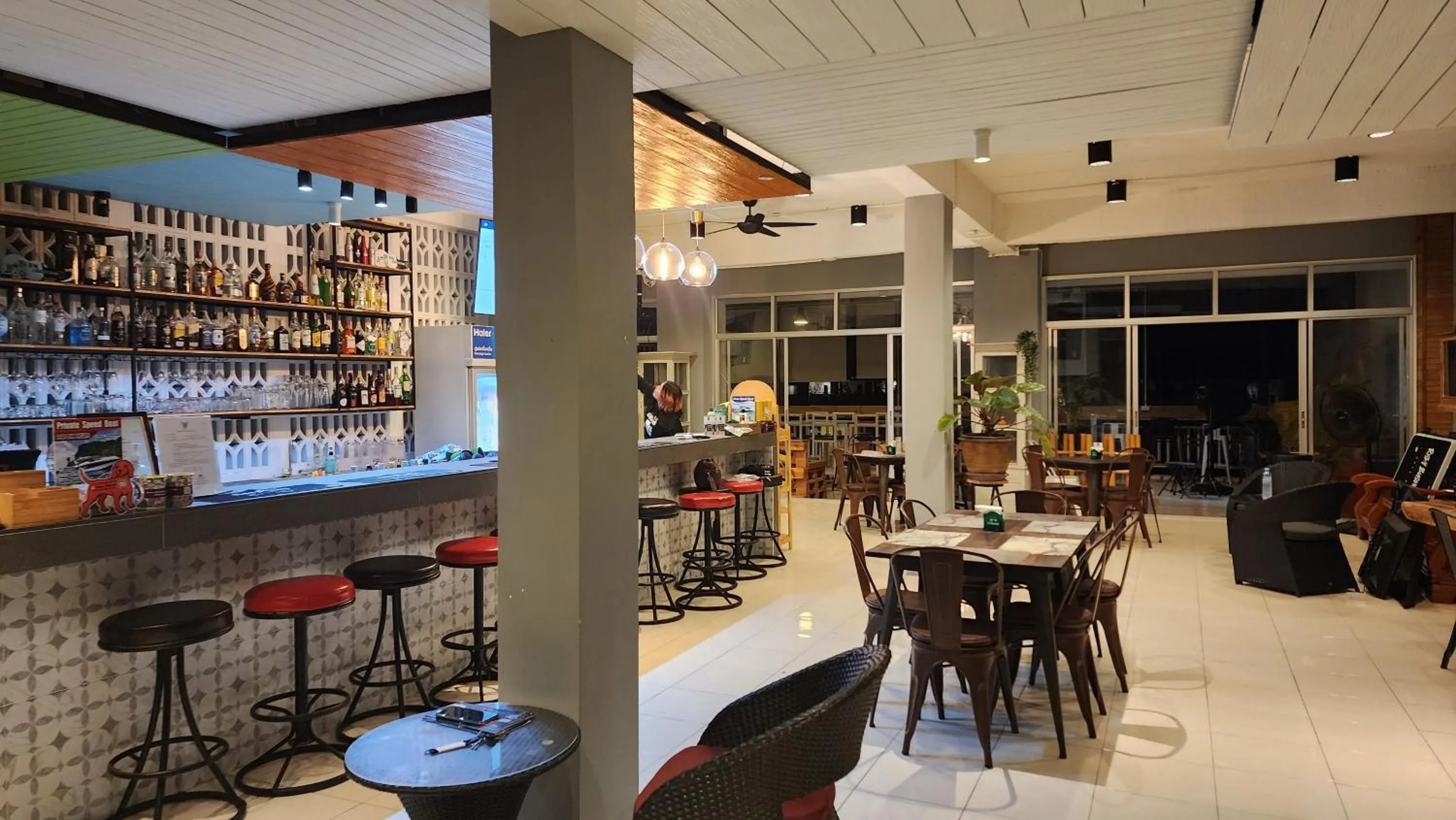 Restaurant/places to eat in iRest Ao Nang