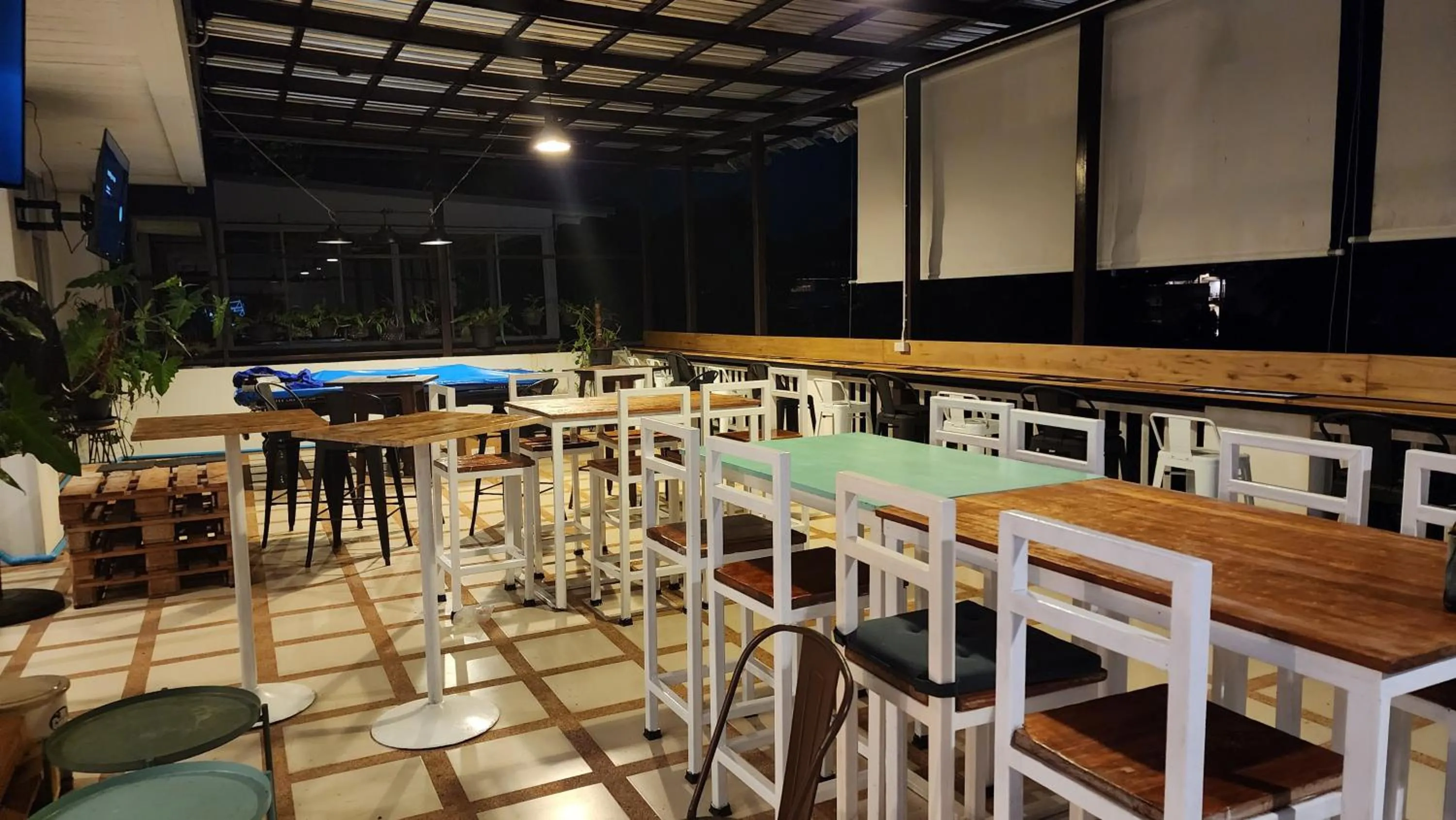 Restaurant/places to eat in iRest Ao Nang