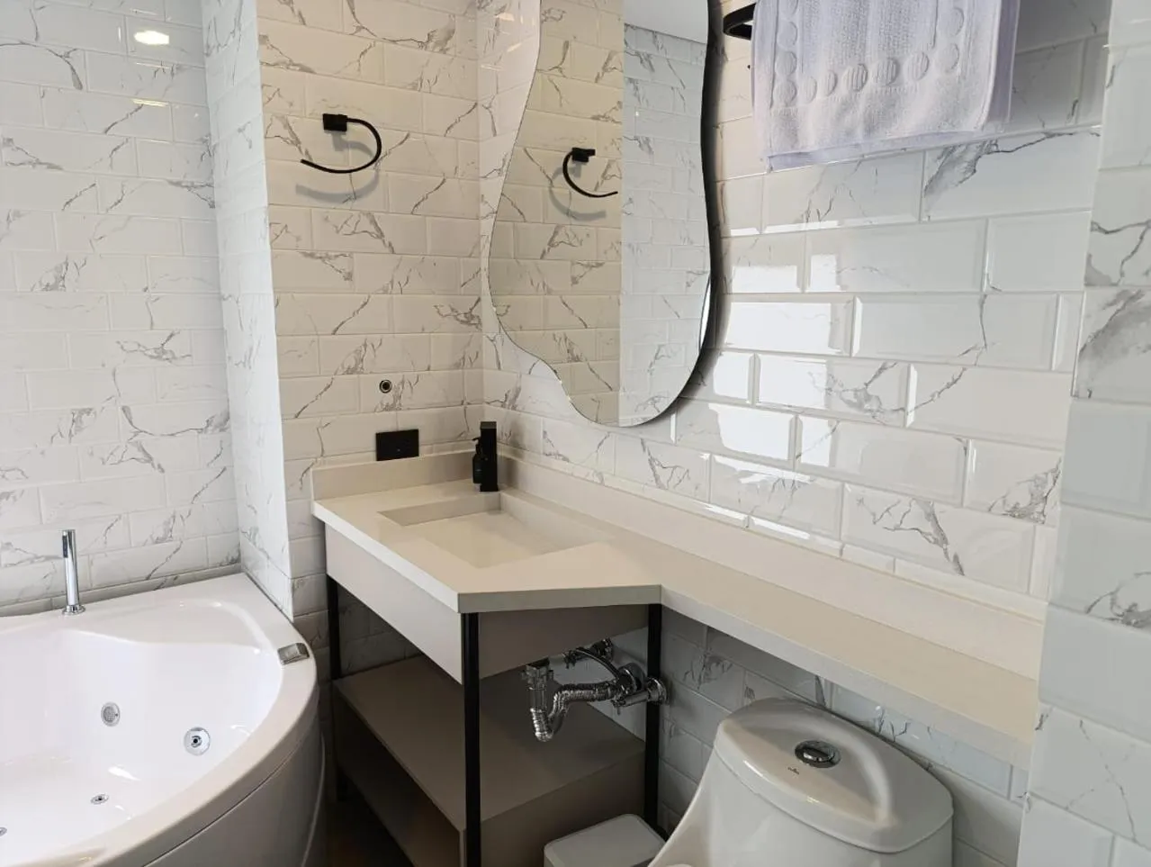 Bathroom in Hotel Living 35 Suites