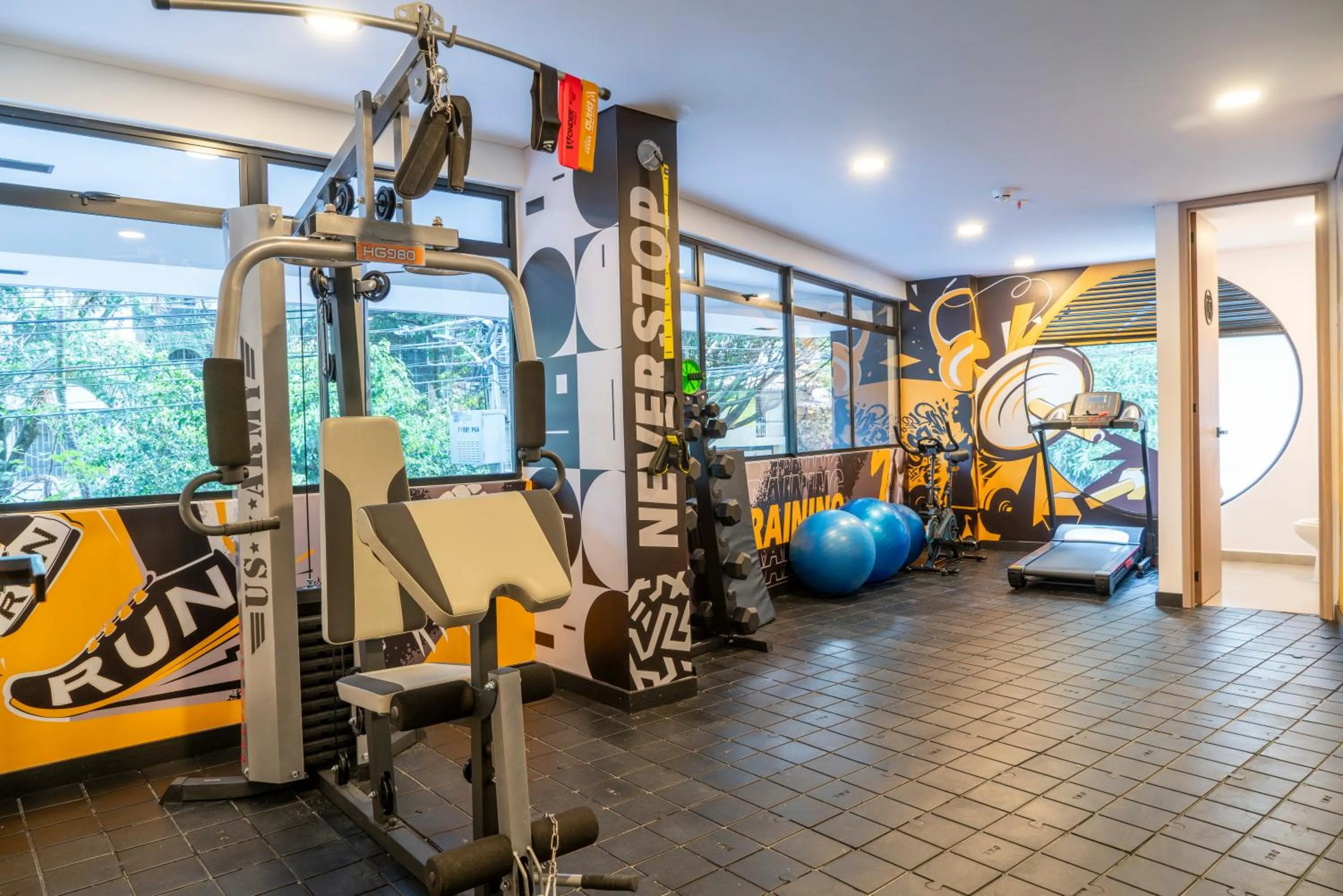 Fitness centre/facilities in Hotel Living 35 Suites