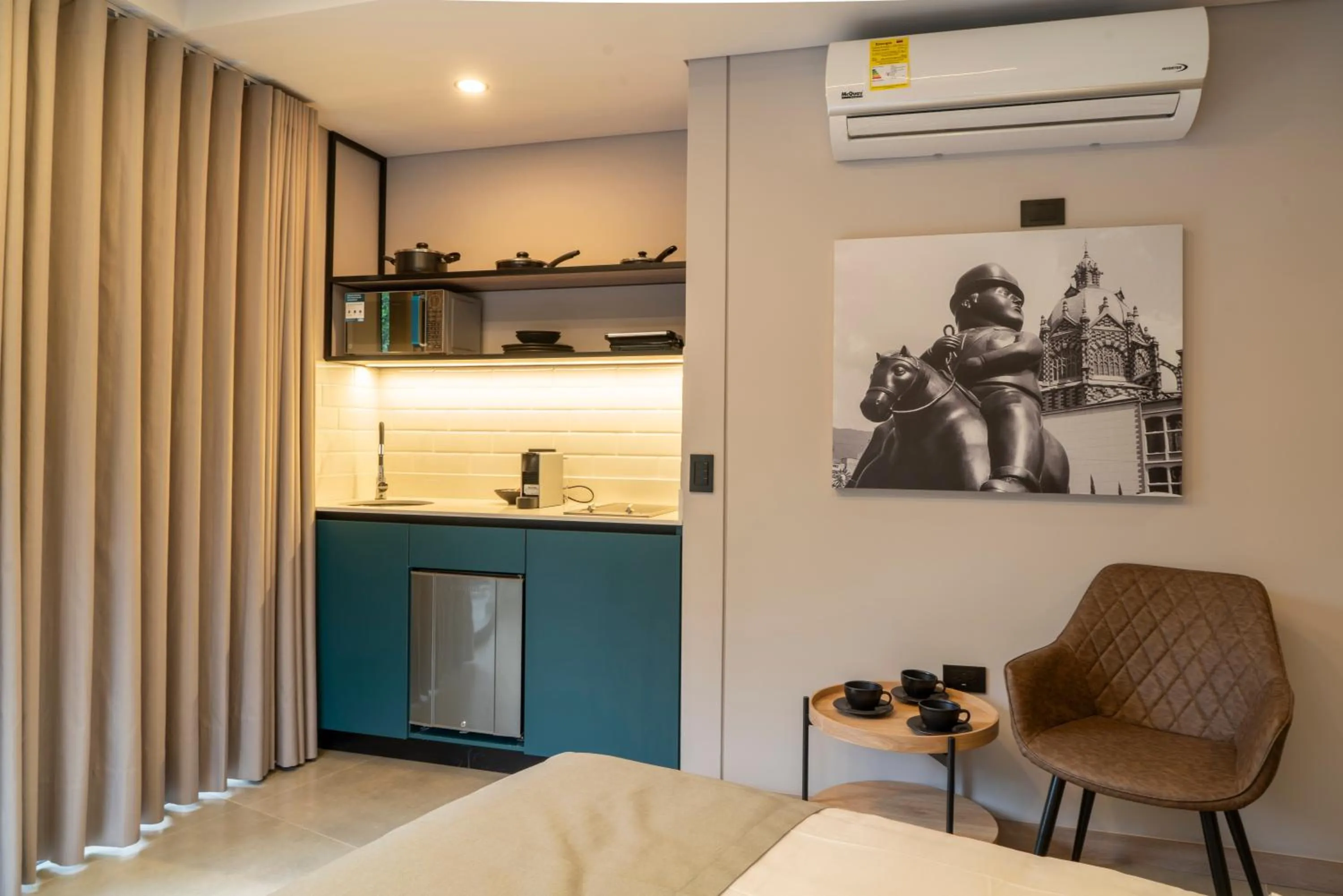 Kitchen or kitchenette in Hotel Living 35 Suites