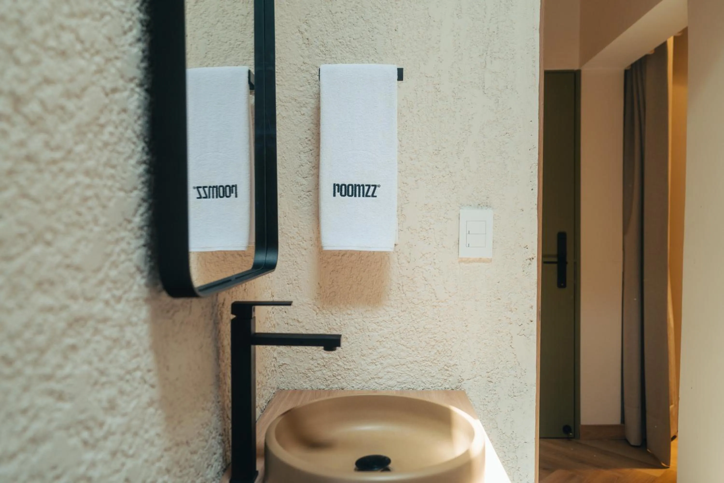 Toilet in Hotel Boutique Roomzz Laureles