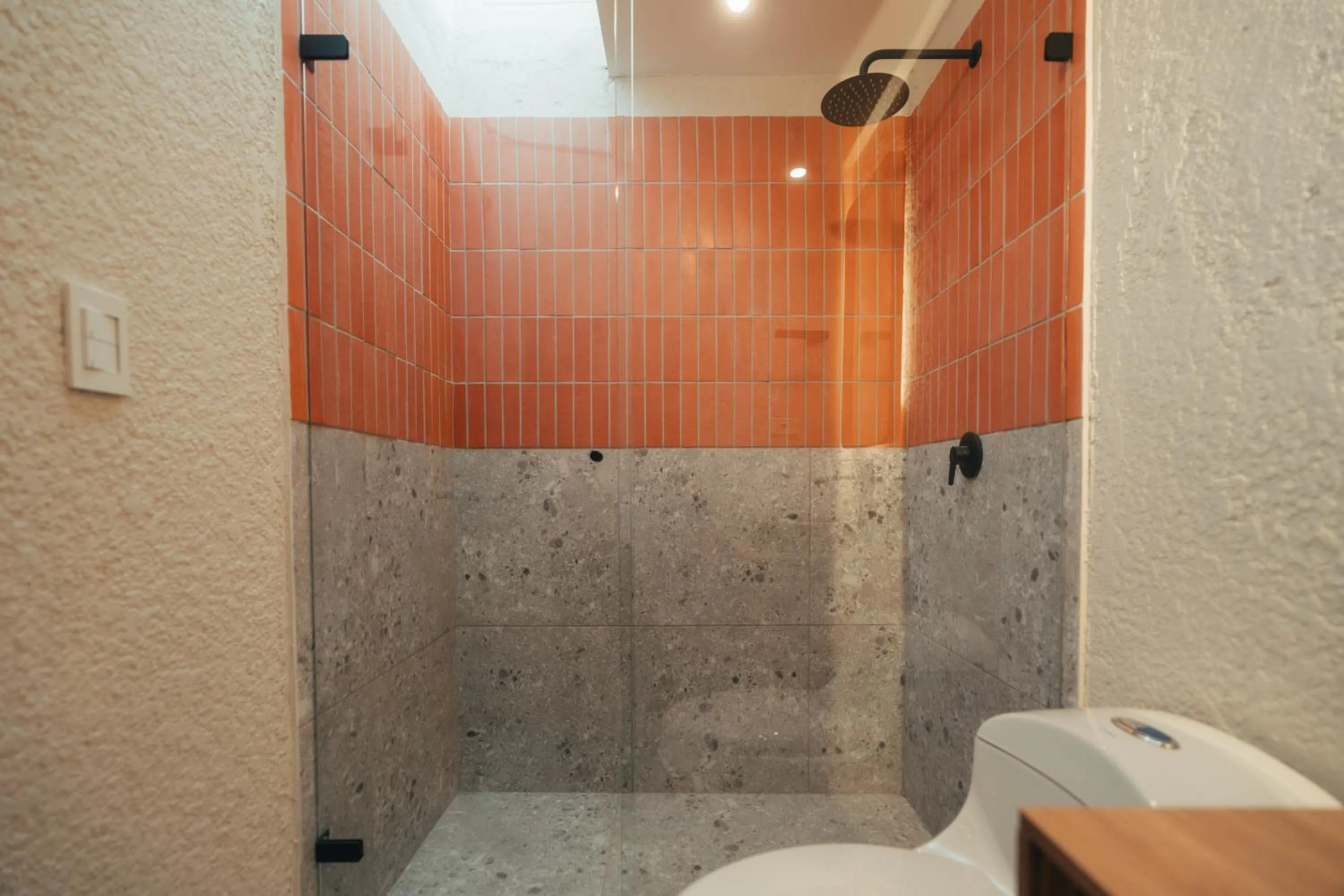 Shower in Hotel Boutique Roomzz Laureles