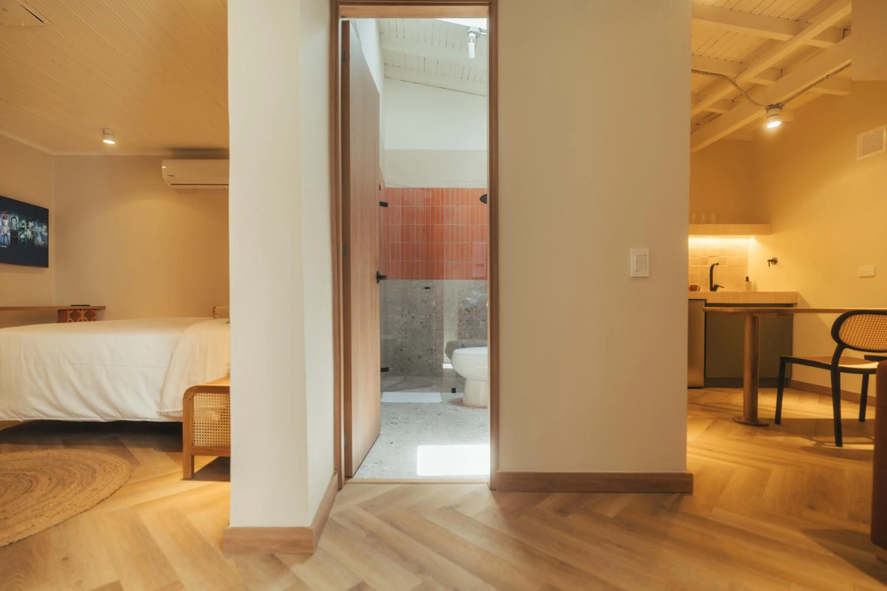 TV and multimedia, Bed in Hotel Boutique Roomzz Laureles