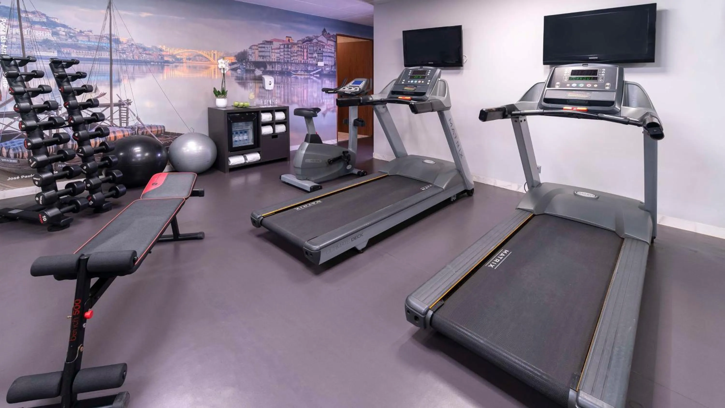 Fitness centre/facilities in NH Collection Porto Batalha
