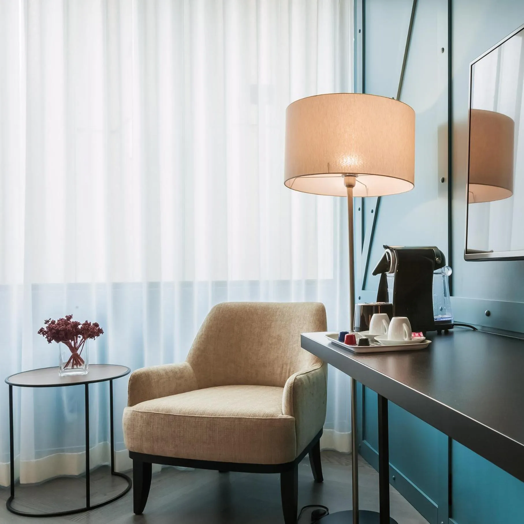 Coffee/tea facilities in Vincci Porto