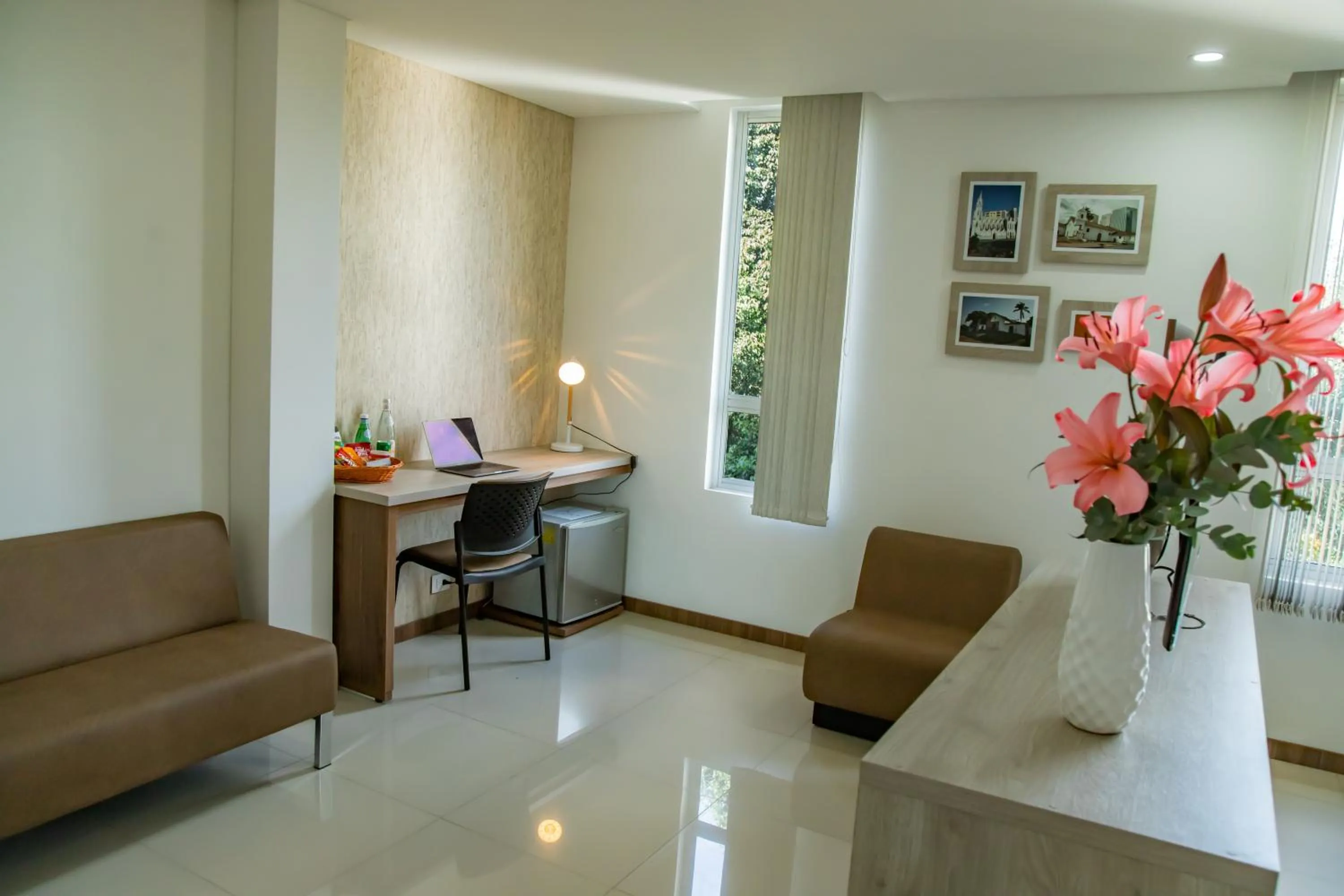 Seating area in Hotel Estancia Chipichape Cali