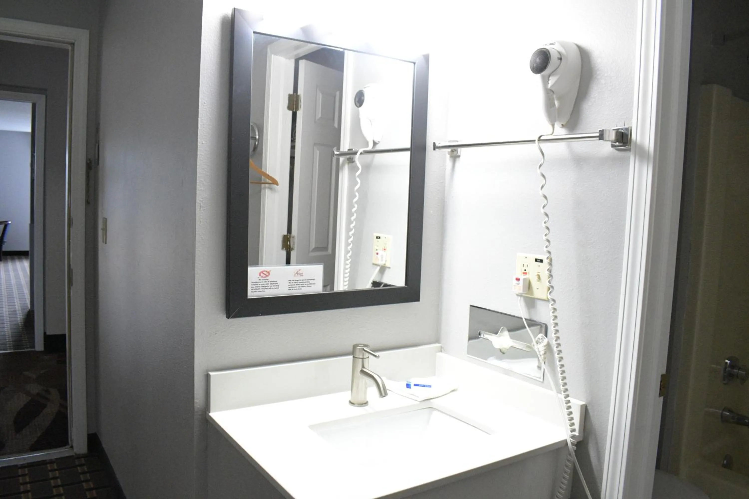 Shower in Adams Inn and Suites