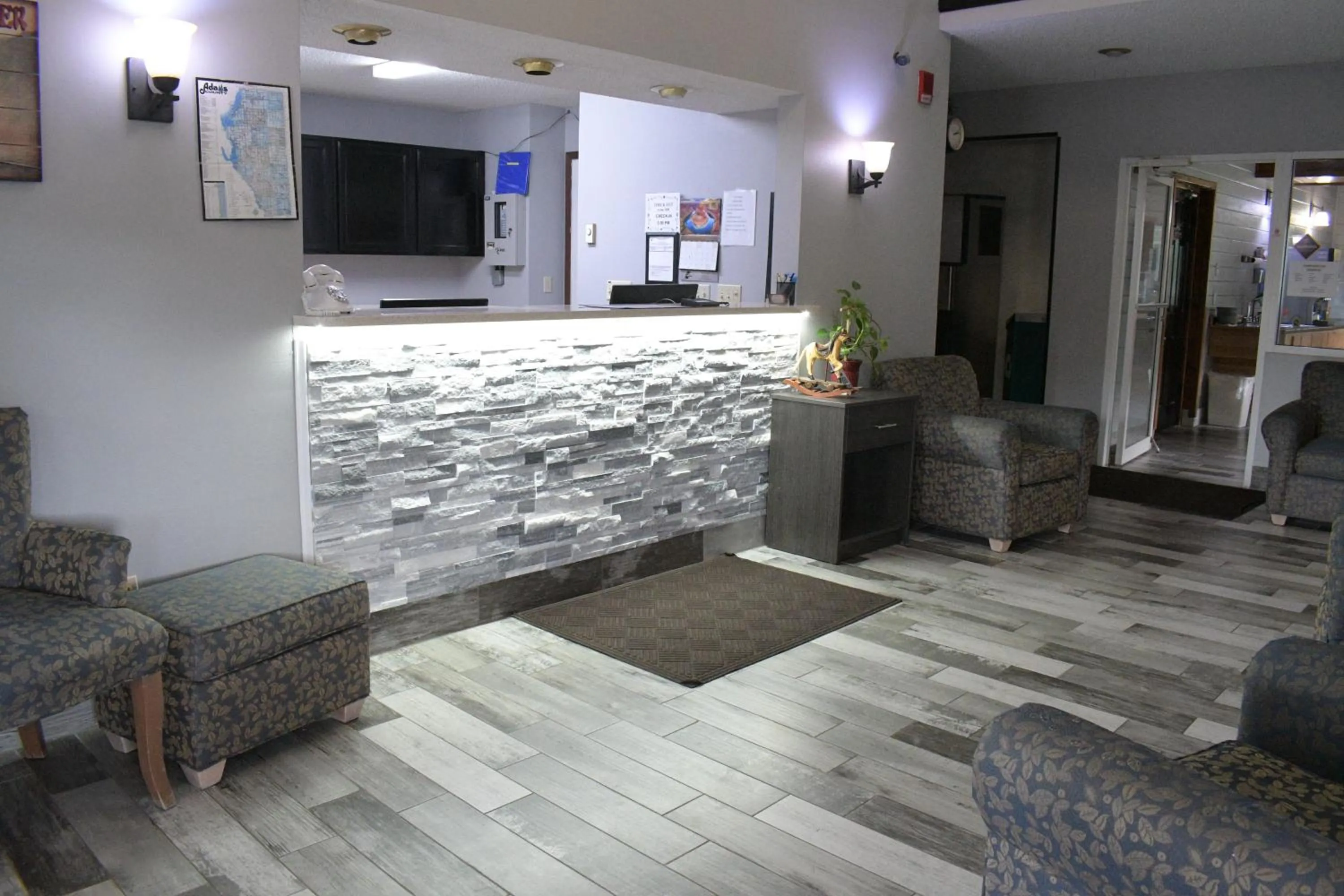 Seating area in Adams Inn and Suites