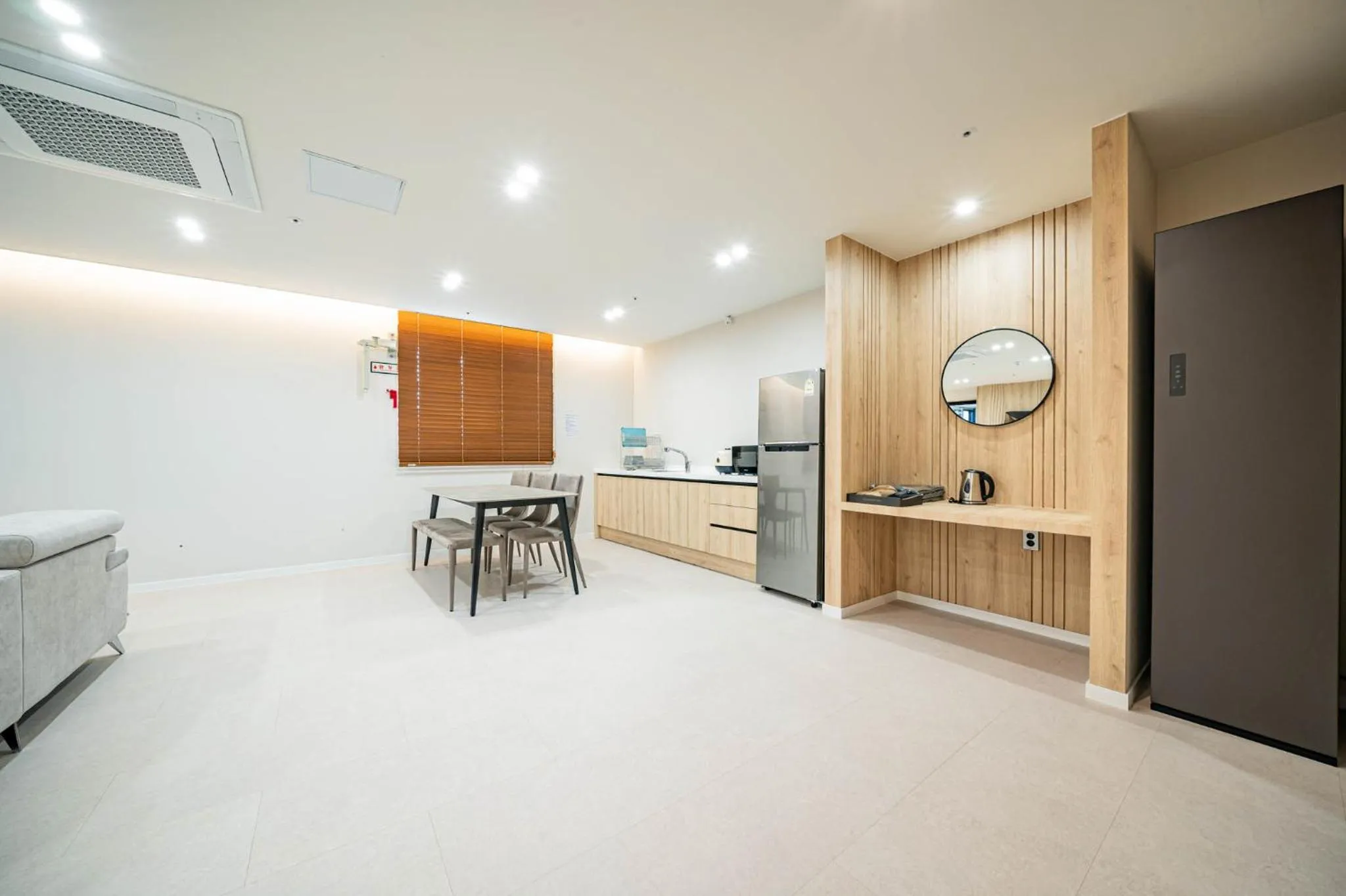 Kitchen or kitchenette in Mokpo Brown Dot Hotel Namak