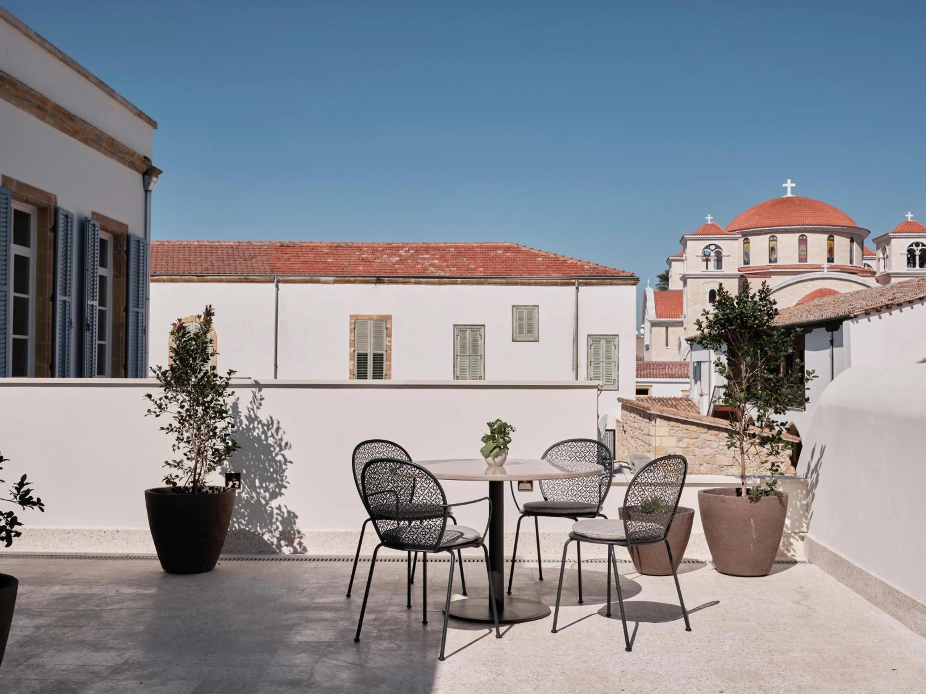 Photo of the whole room in Amyth of Nicosia