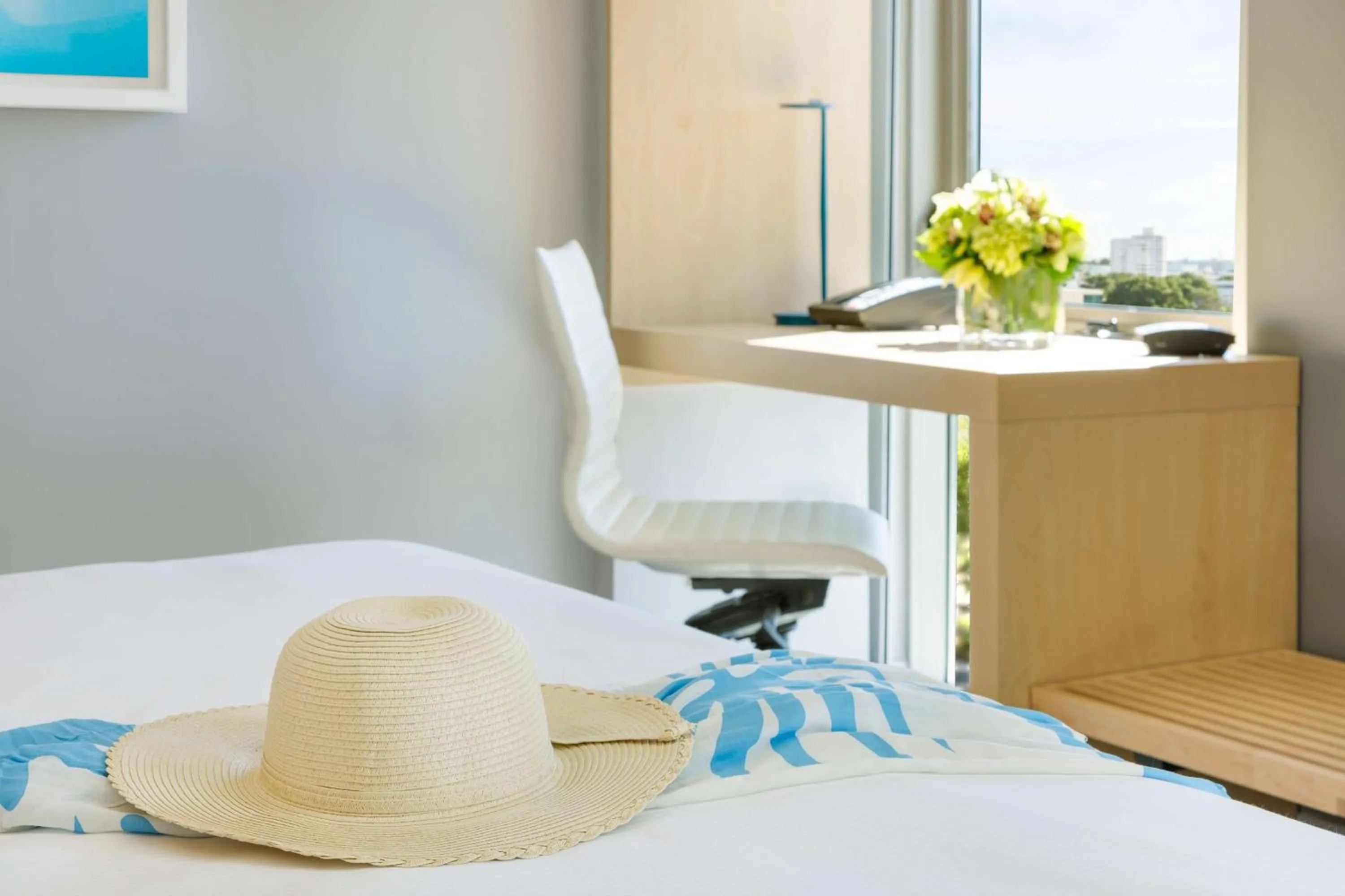 Bed in The Gates Hotel South Beach