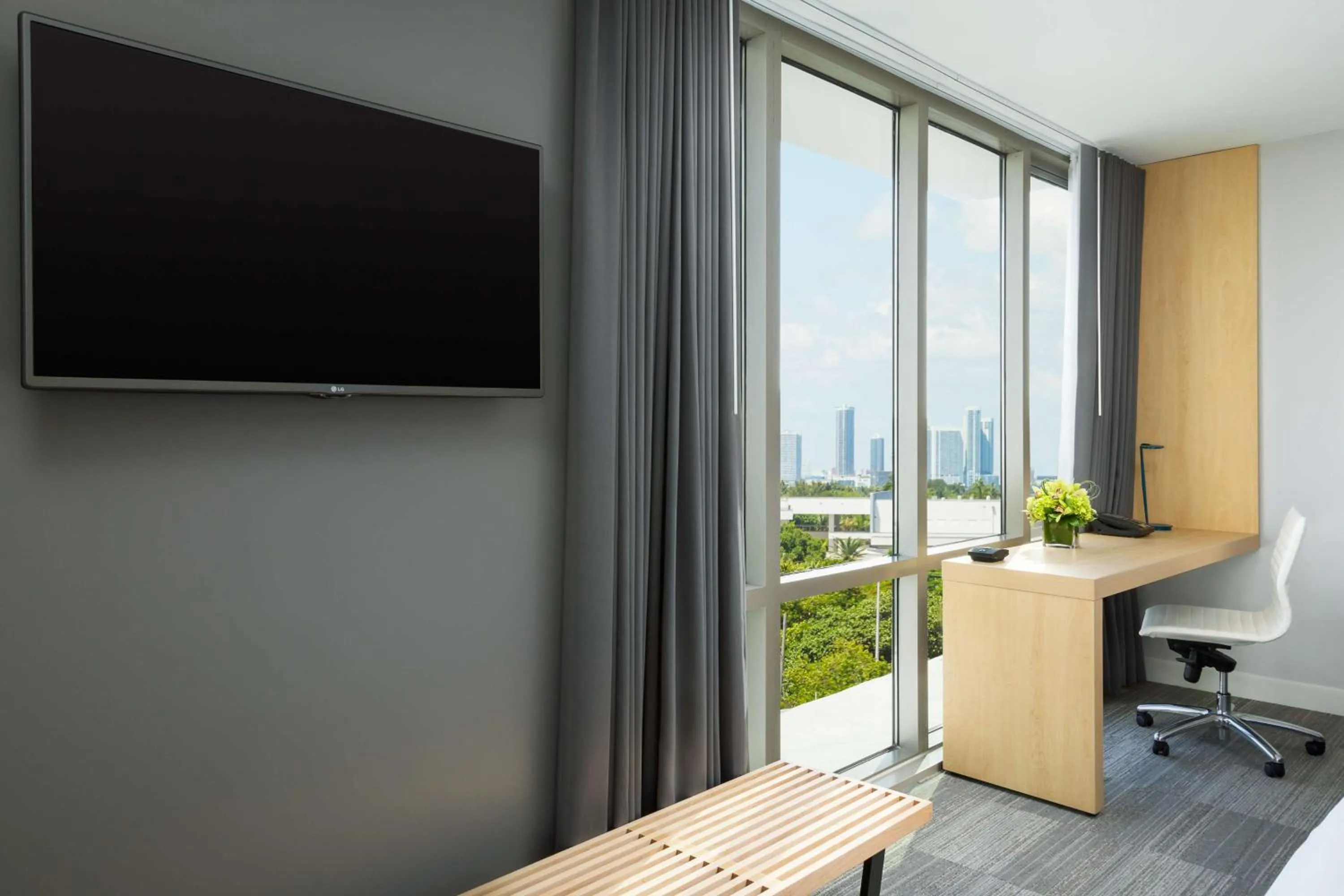 Bed in The Gates Hotel South Beach