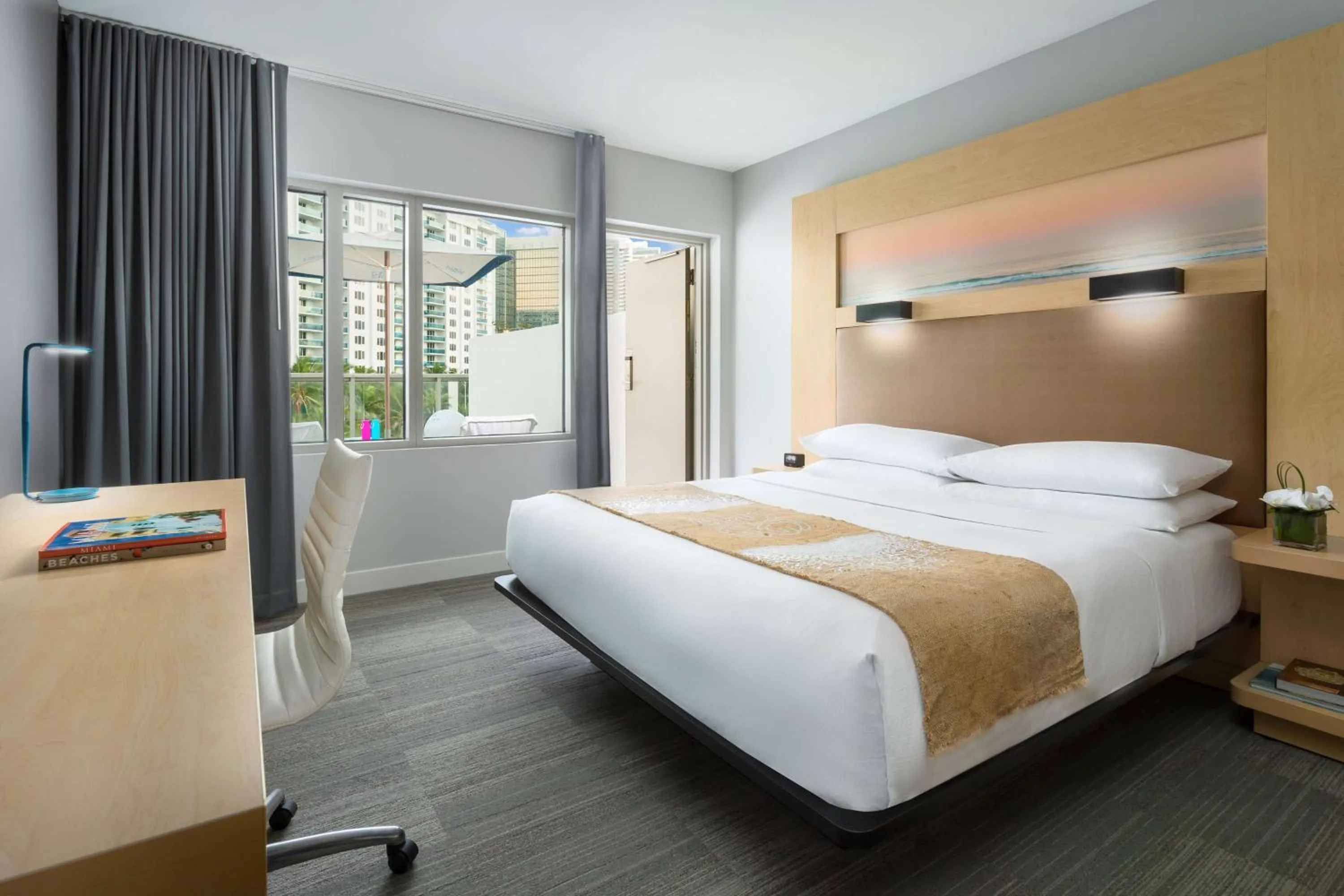 Bed in The Gates Hotel South Beach