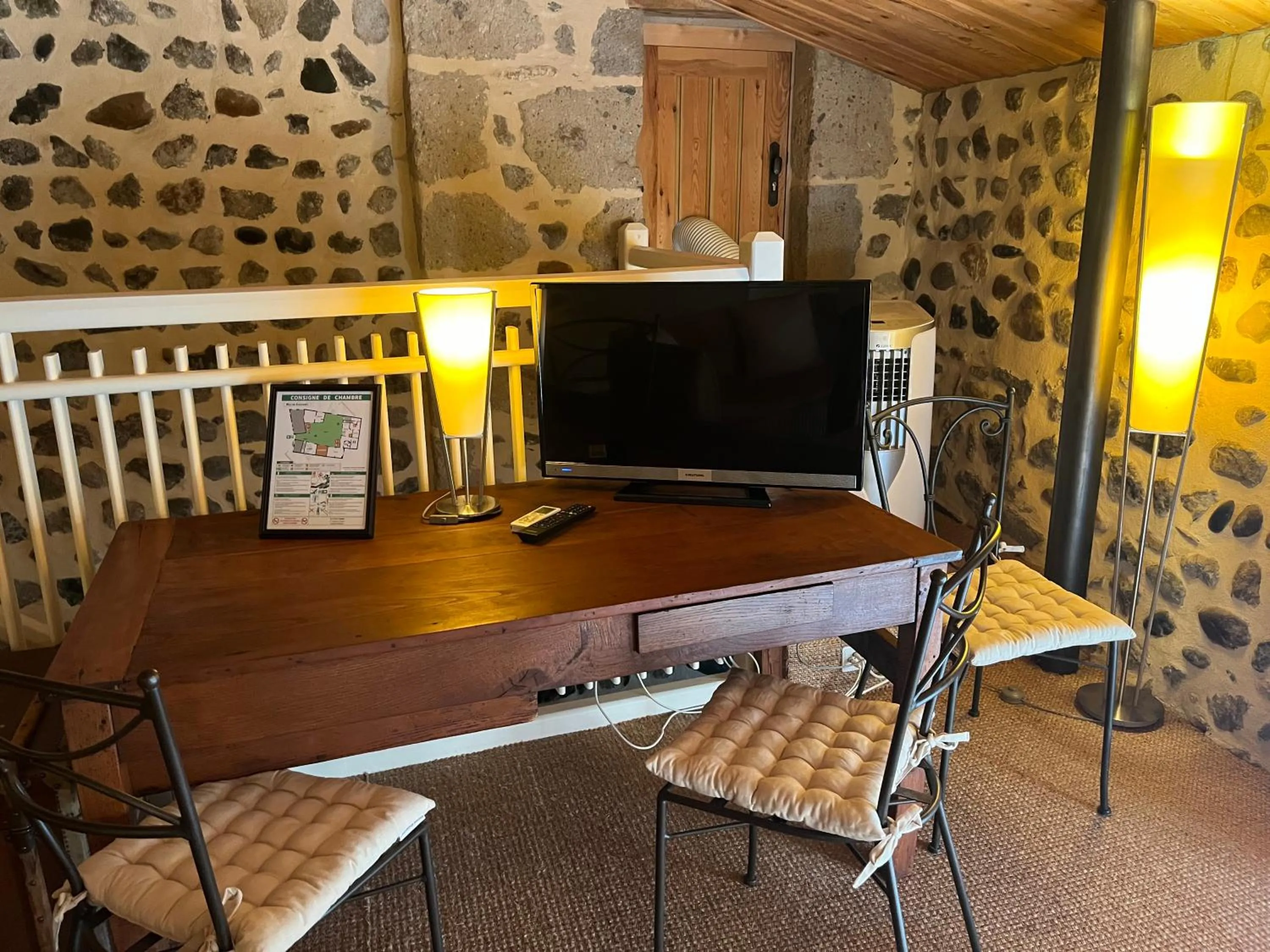 Dining area in la Cour Carrée