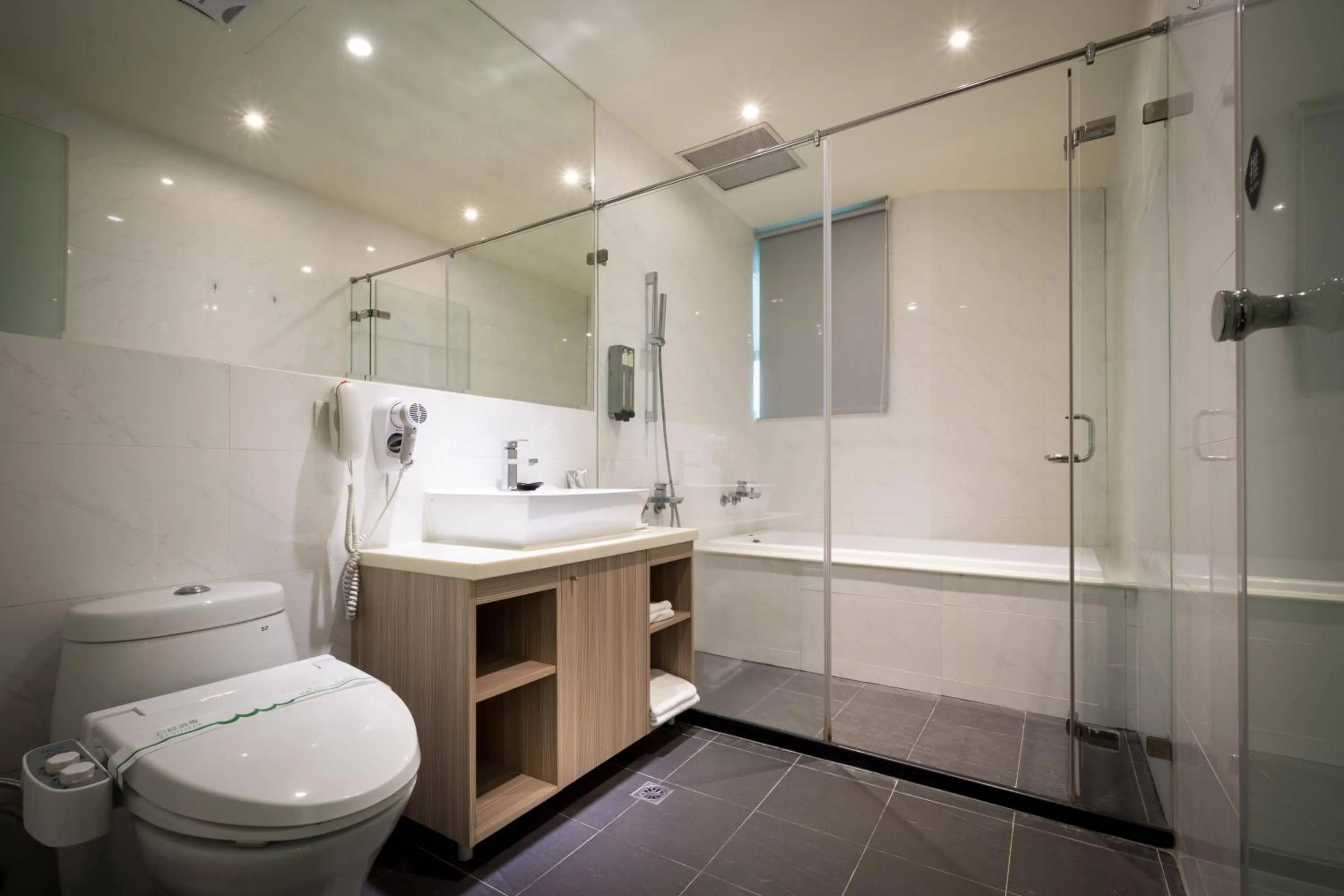 Bathroom in Merryday Hotel Banqiao