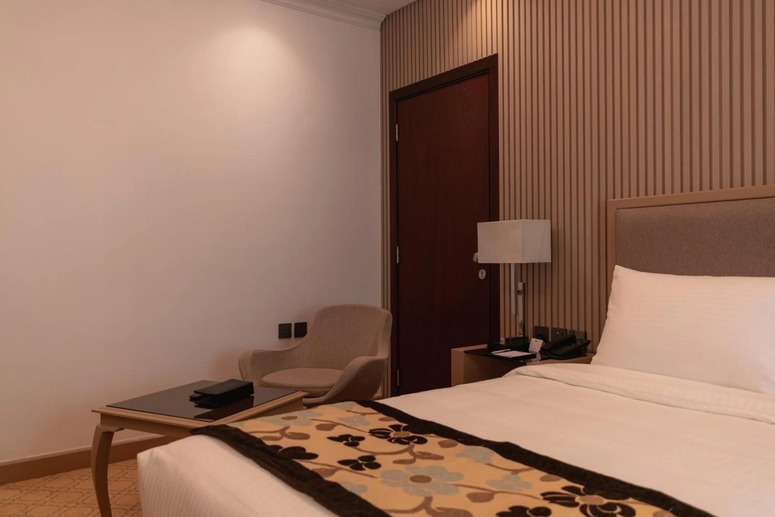 Bedroom, Bed in Best Western Plus Jeddah Hotel Madinah Road