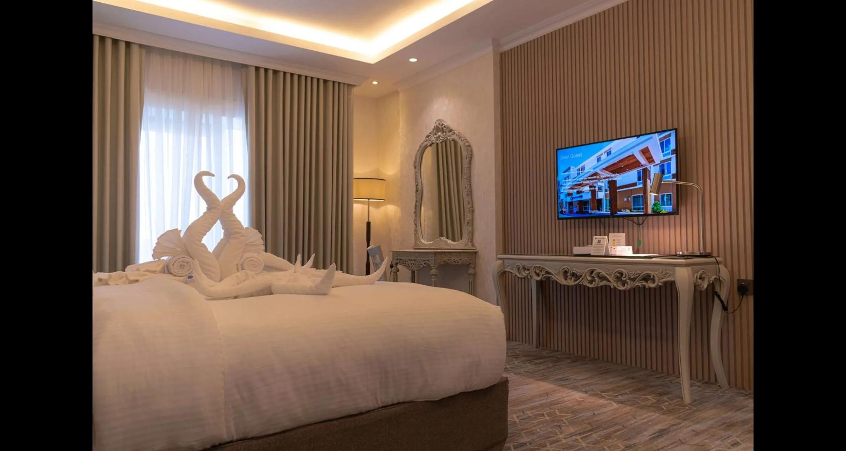 Photo of the whole room, Bed in Best Western Plus Jeddah Hotel Madinah Road