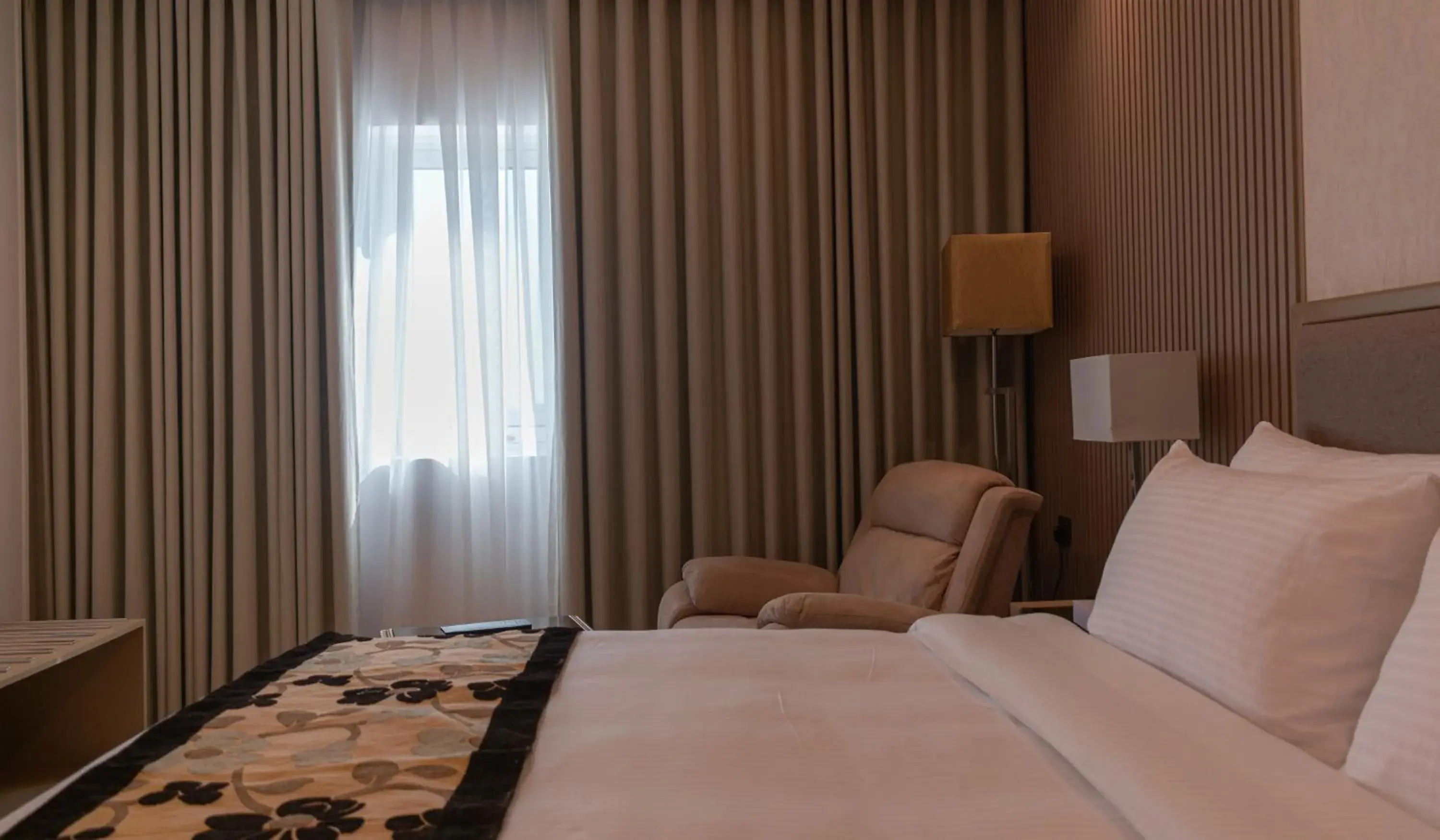 Deluxe King Room - Non-Smoking in Best Western Plus Jeddah Hotel Madinah Road Deluxe King Room - Non-Smoking in Best Western Plus Jeddah Hotel Madinah Road