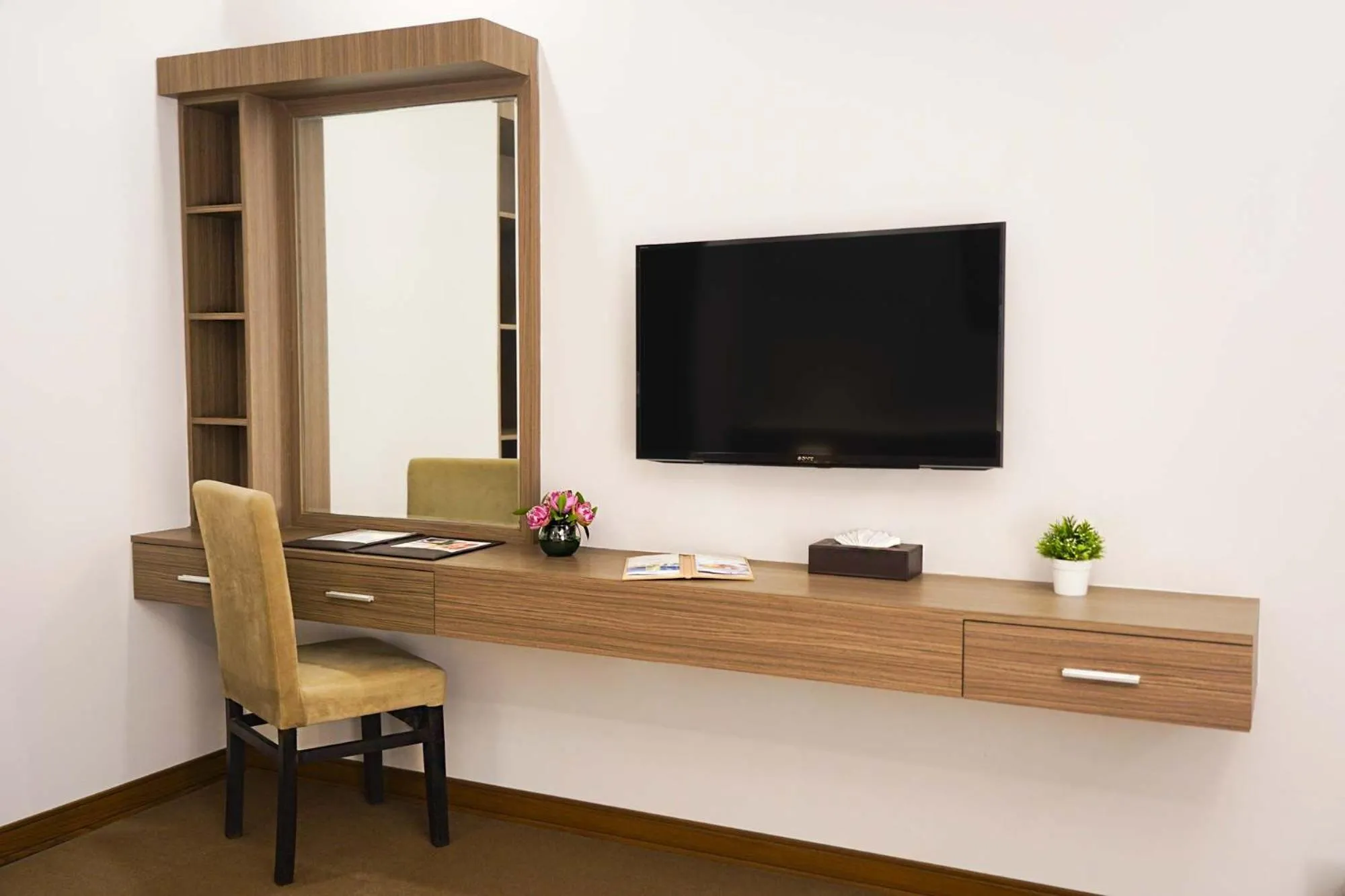 TV and multimedia in Anik Boutique Hotel & Spa on Norodom Blvd