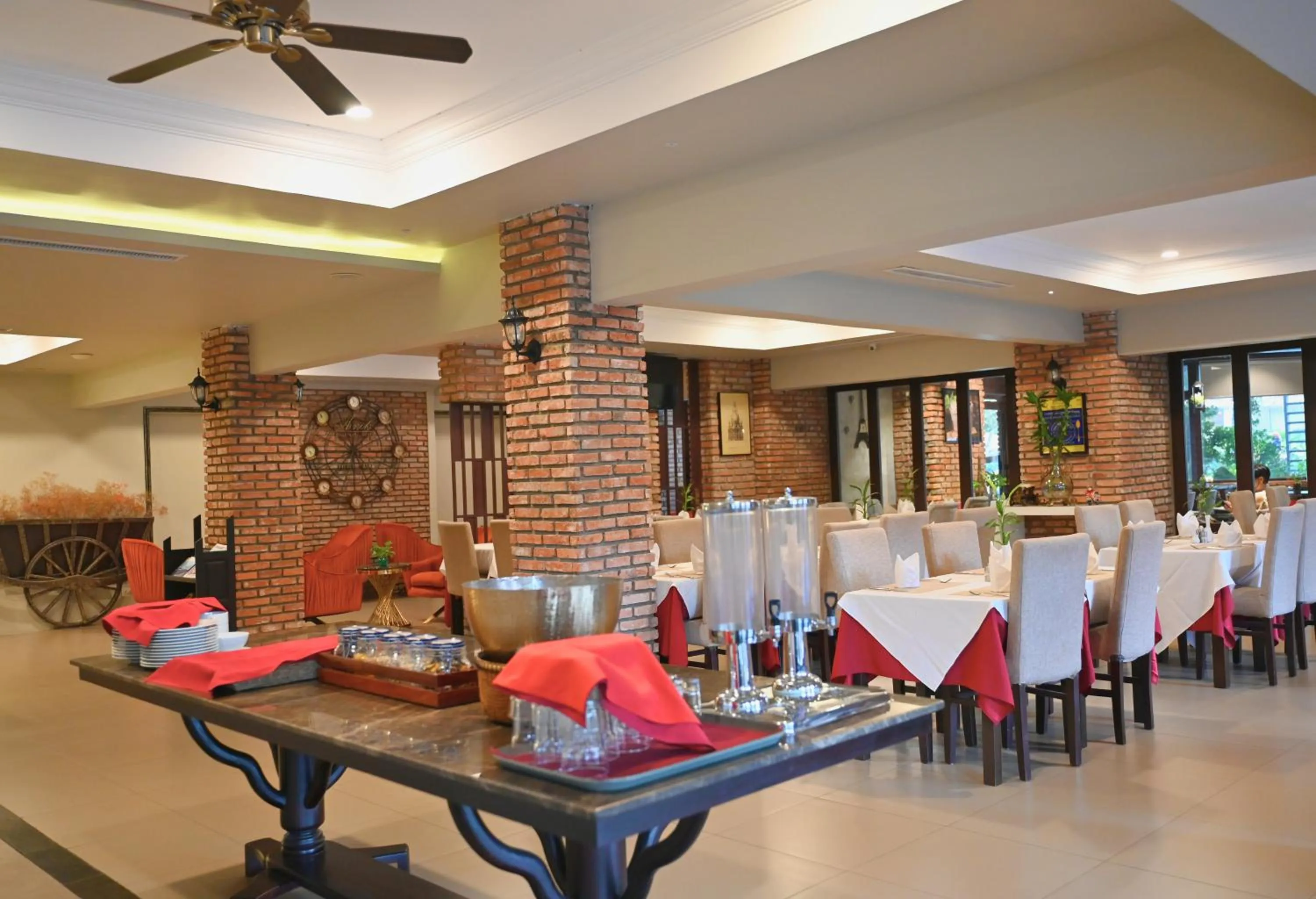 Restaurant/places to eat in Anik Boutique Hotel & Spa on Norodom Blvd