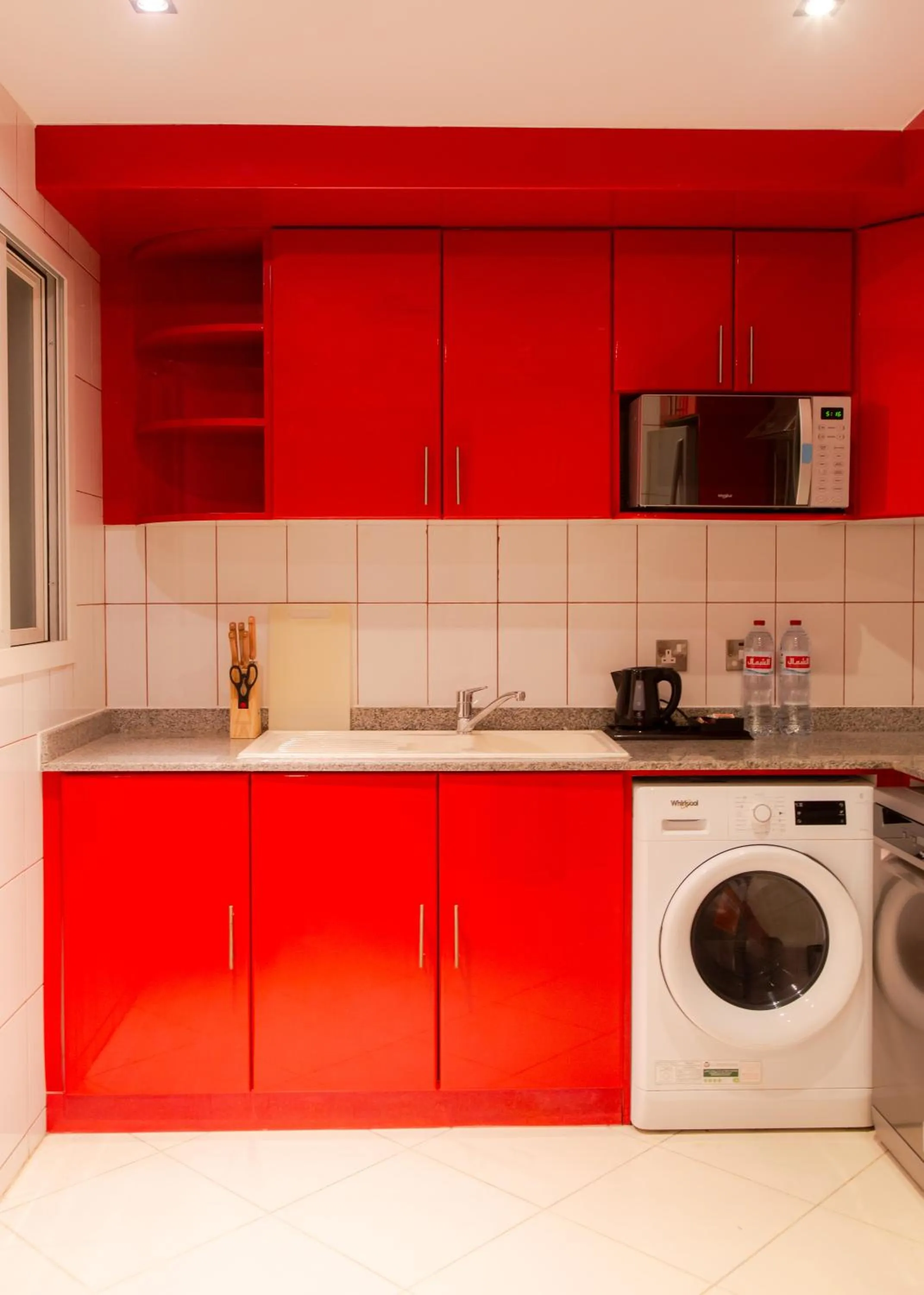 Kitchen or kitchenette in Al Liwan Residence