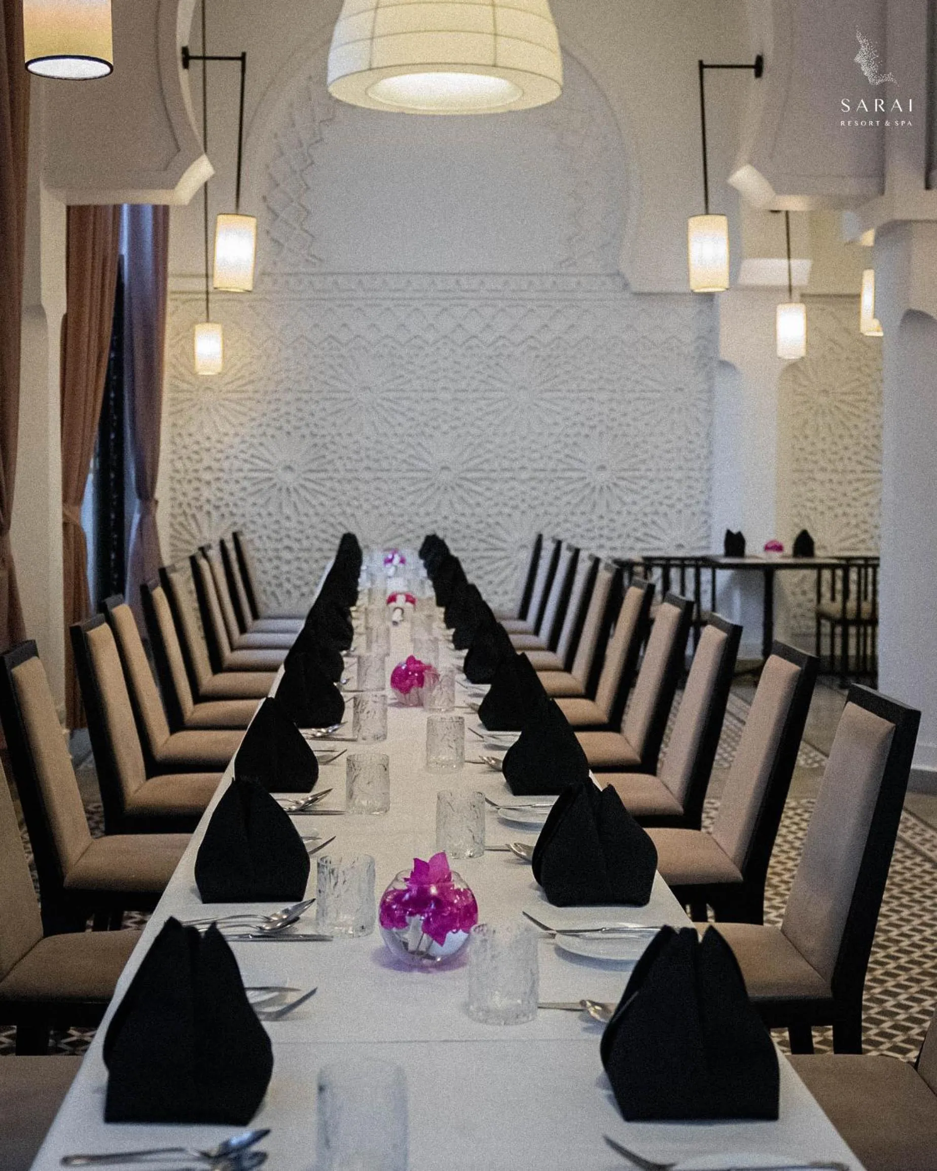 Restaurant/places to eat in Sarai and Wander Resort