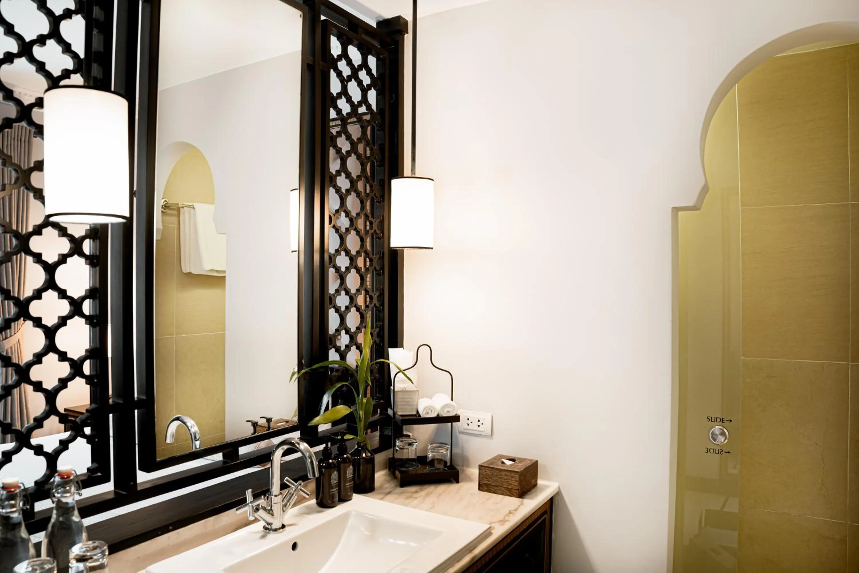 Shower in Sarai and Wander Resort