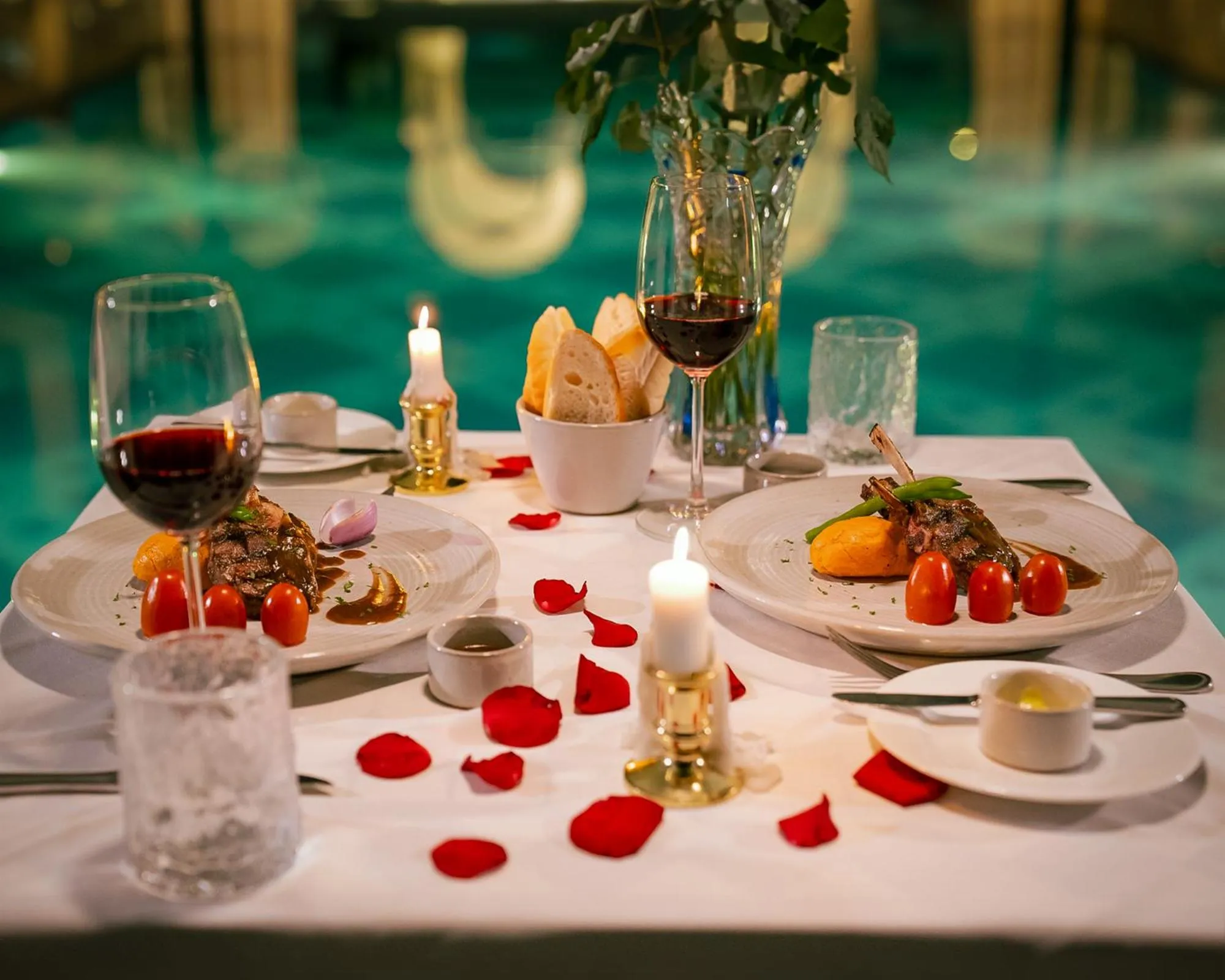 Food and drinks in Sarai and Wander Resort