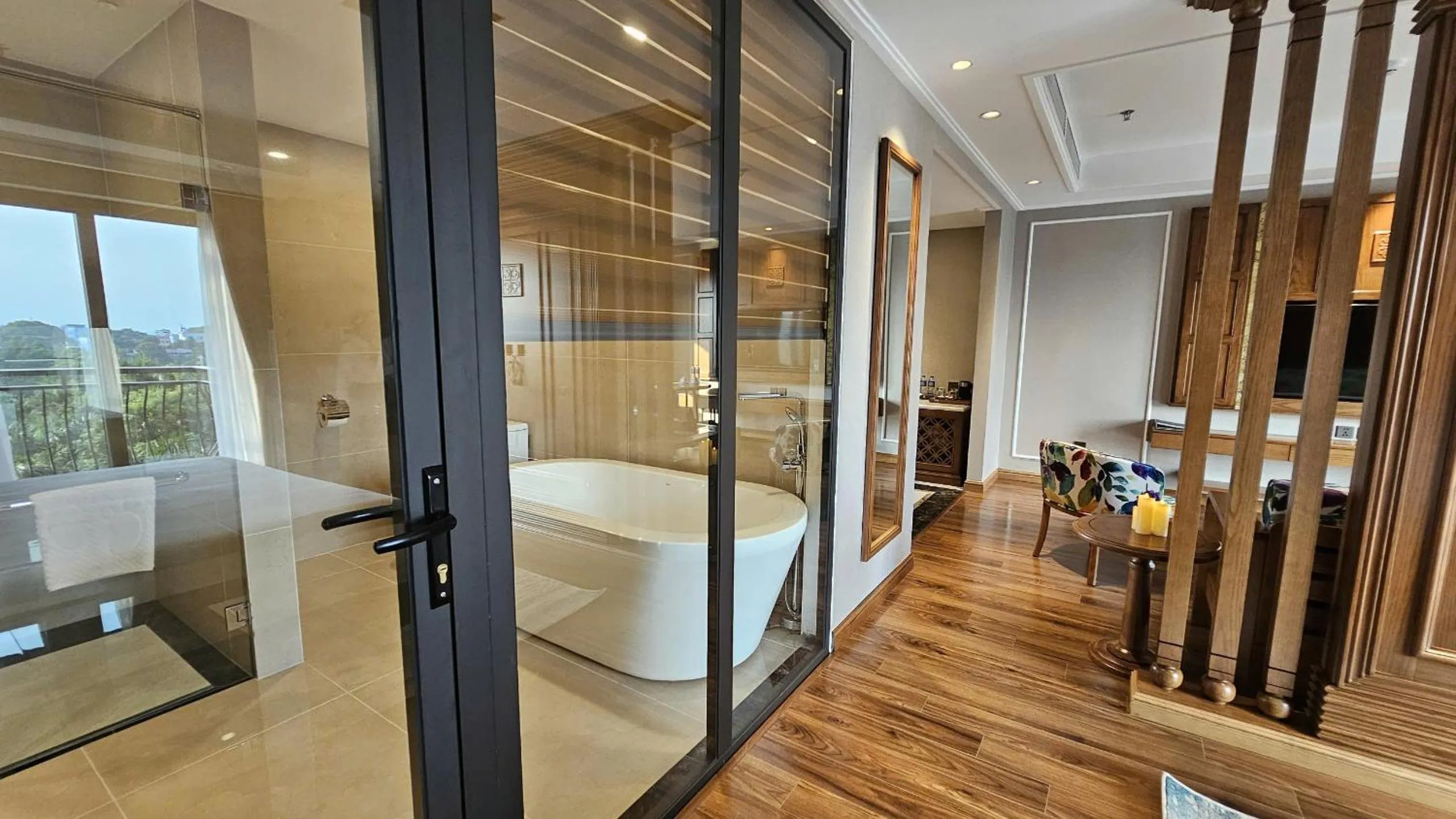 Shower in Royal Phoenix Hotel Bac Ninh