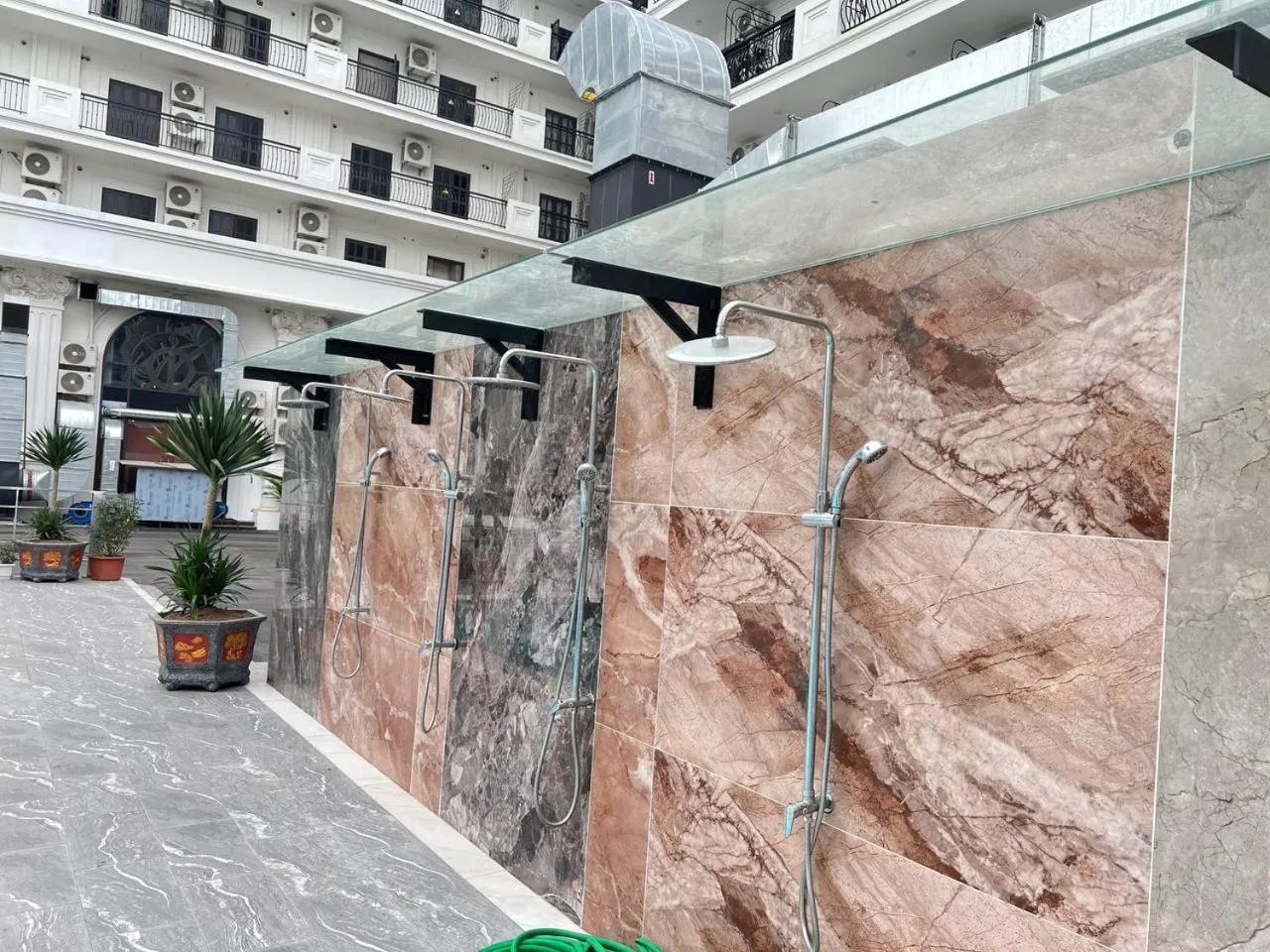 Swimming pool in Royal Phoenix Hotel Bac Ninh