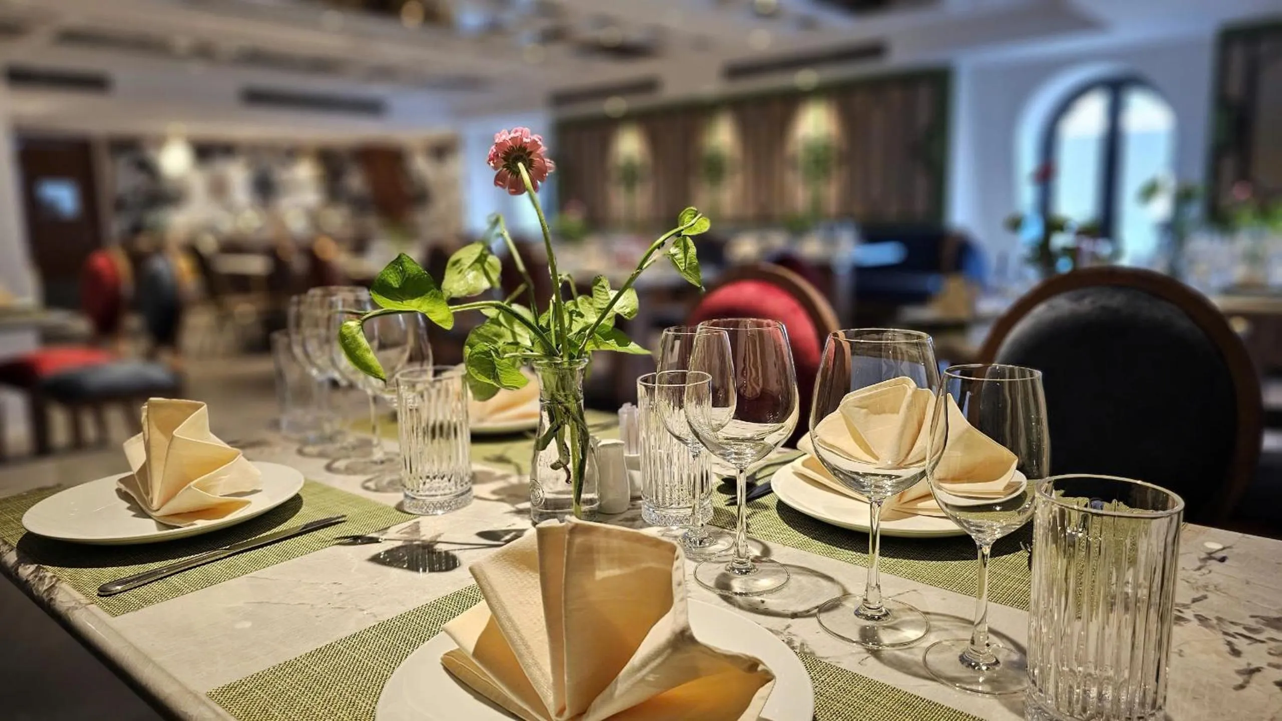 Restaurant/places to eat in Royal Phoenix Hotel Bac Ninh