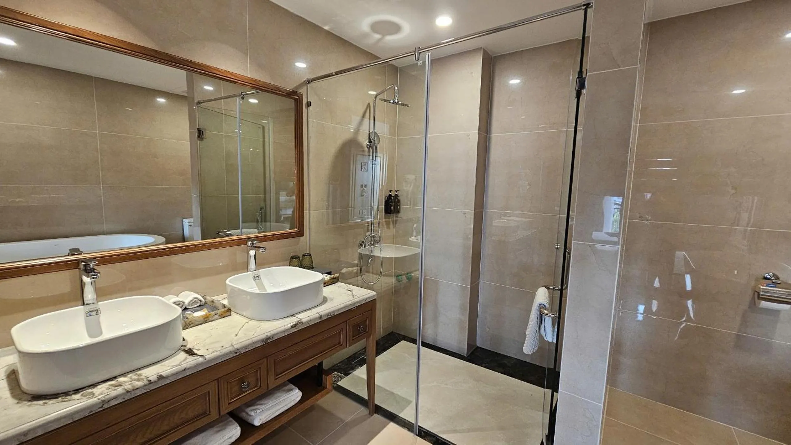 Bathroom in Royal Phoenix Hotel Bac Ninh