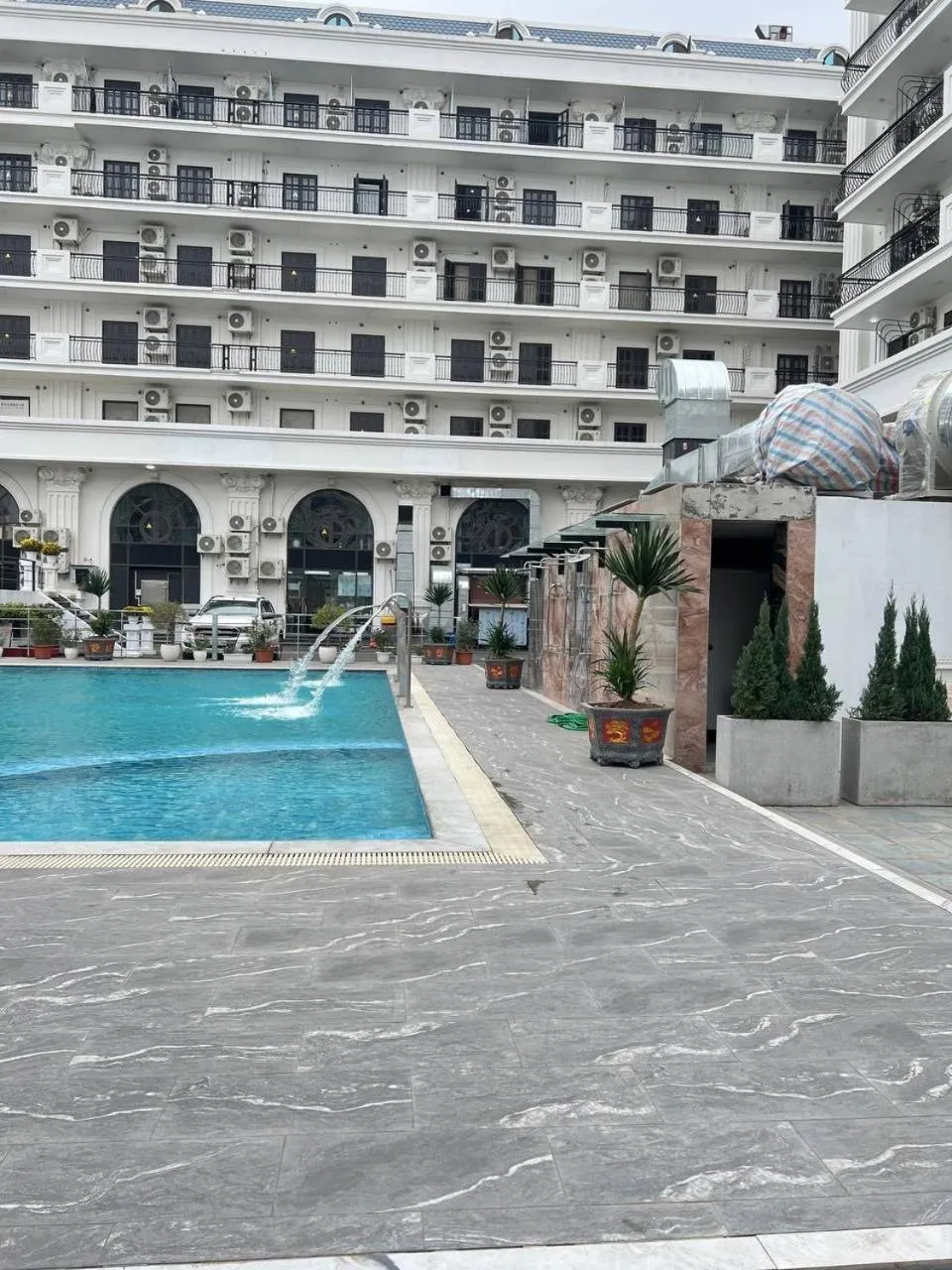 Swimming pool in Royal Phoenix Hotel Bac Ninh