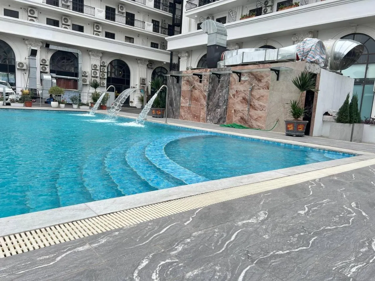 Swimming pool in Royal Phoenix Hotel Bac Ninh