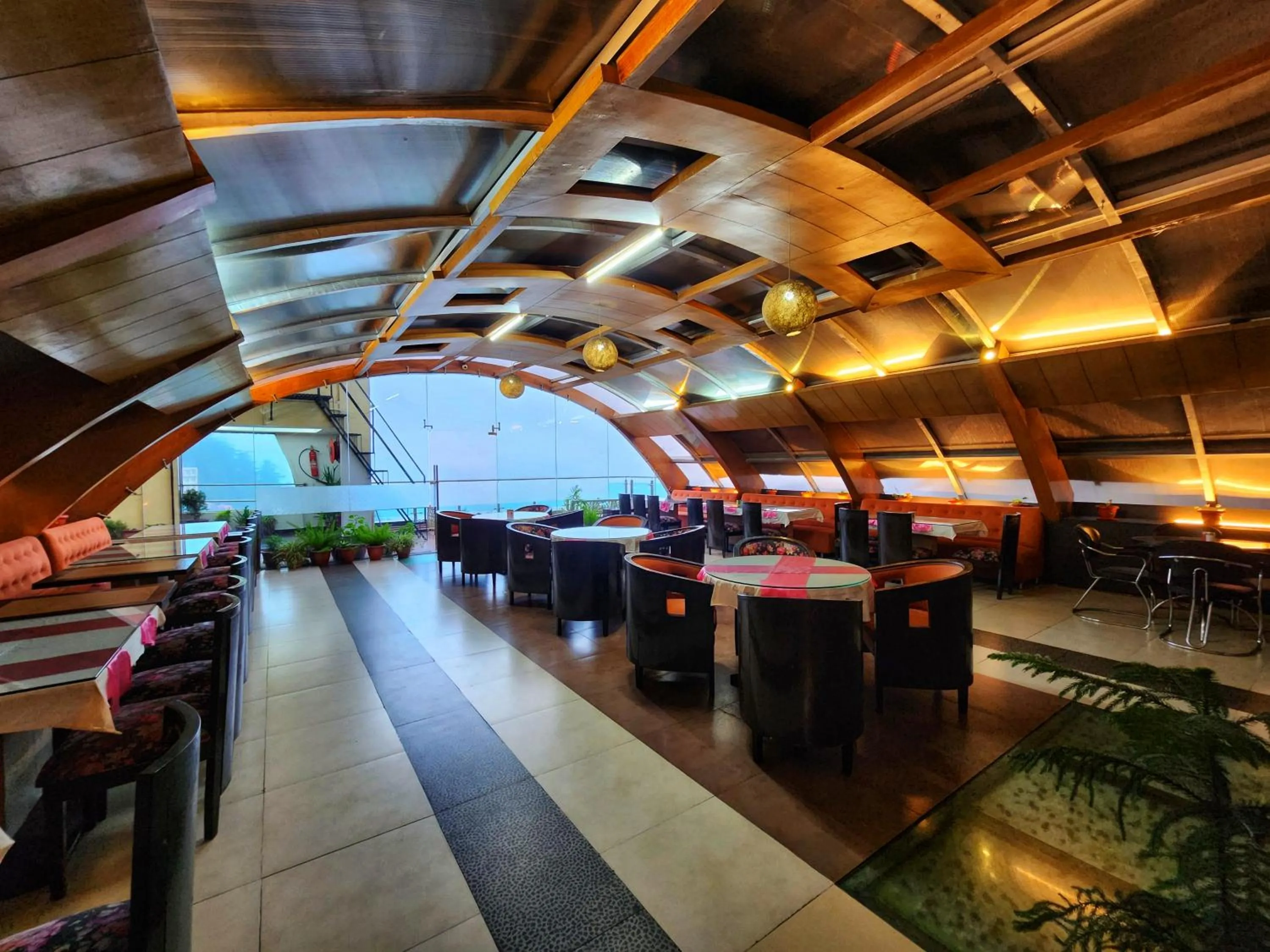 Restaurant/places to eat in Hotel Surya Shimla