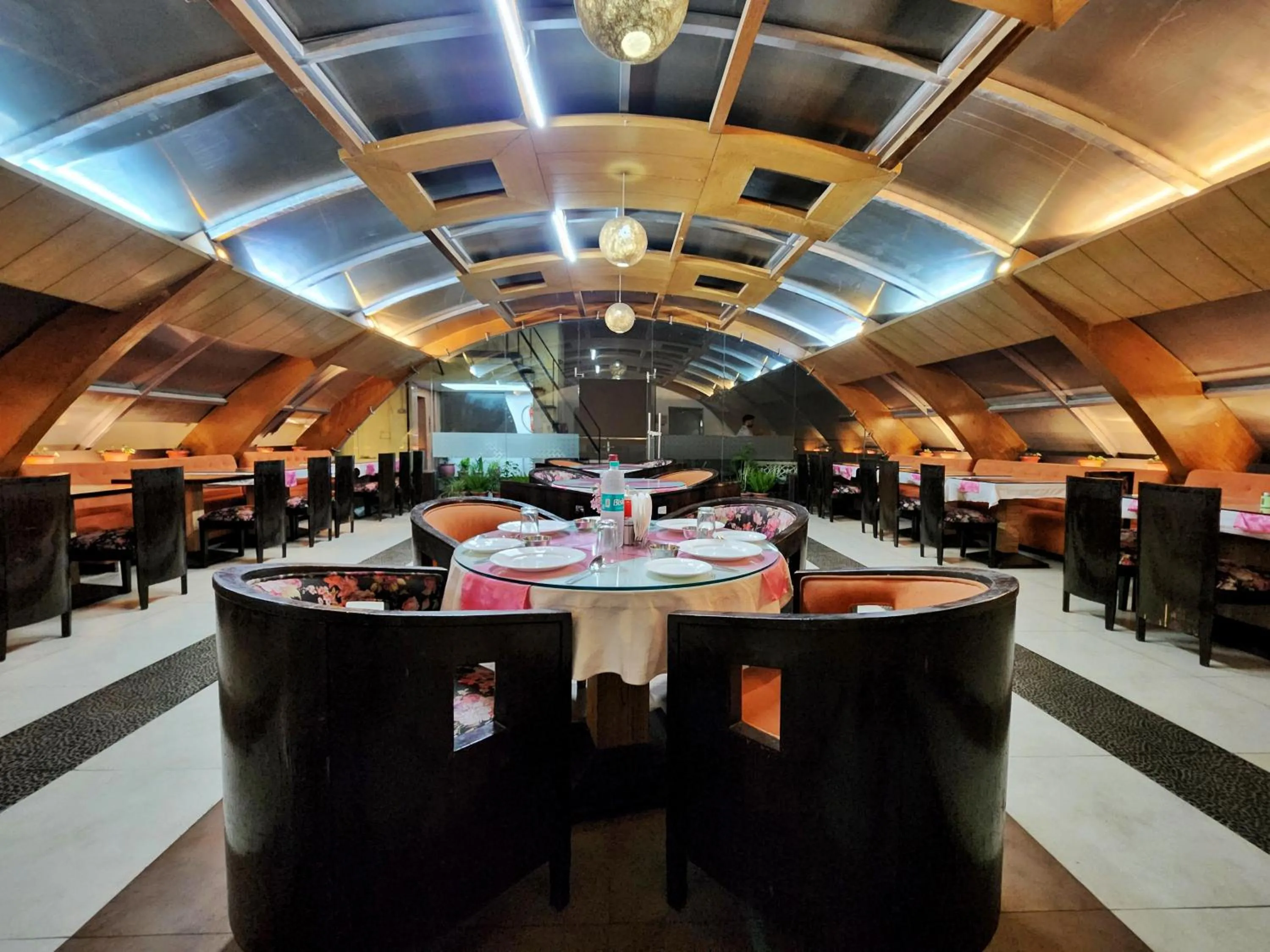 Restaurant/places to eat in Hotel Surya Shimla