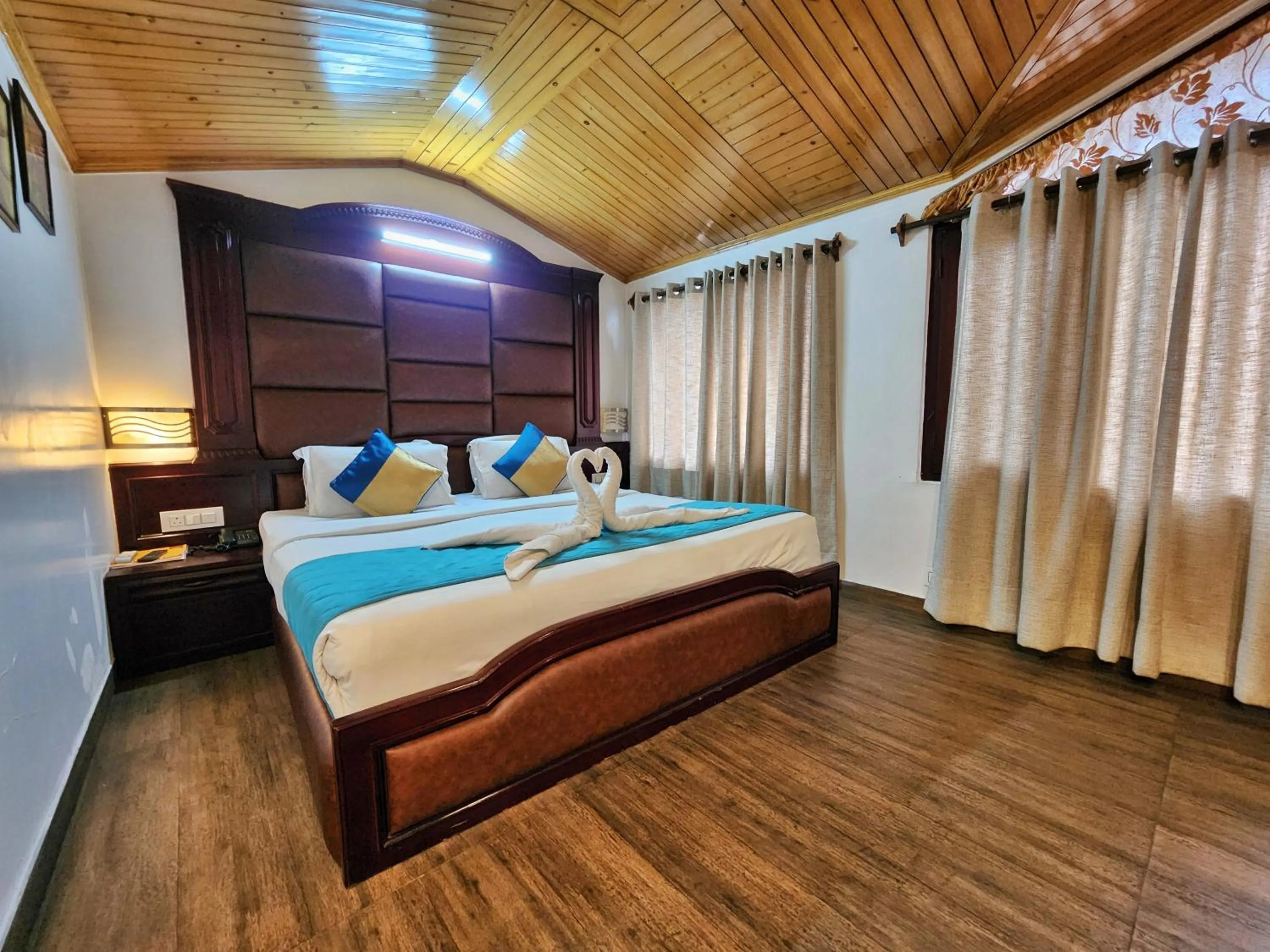 Photo of the whole room, Bed in Hotel Surya Shimla