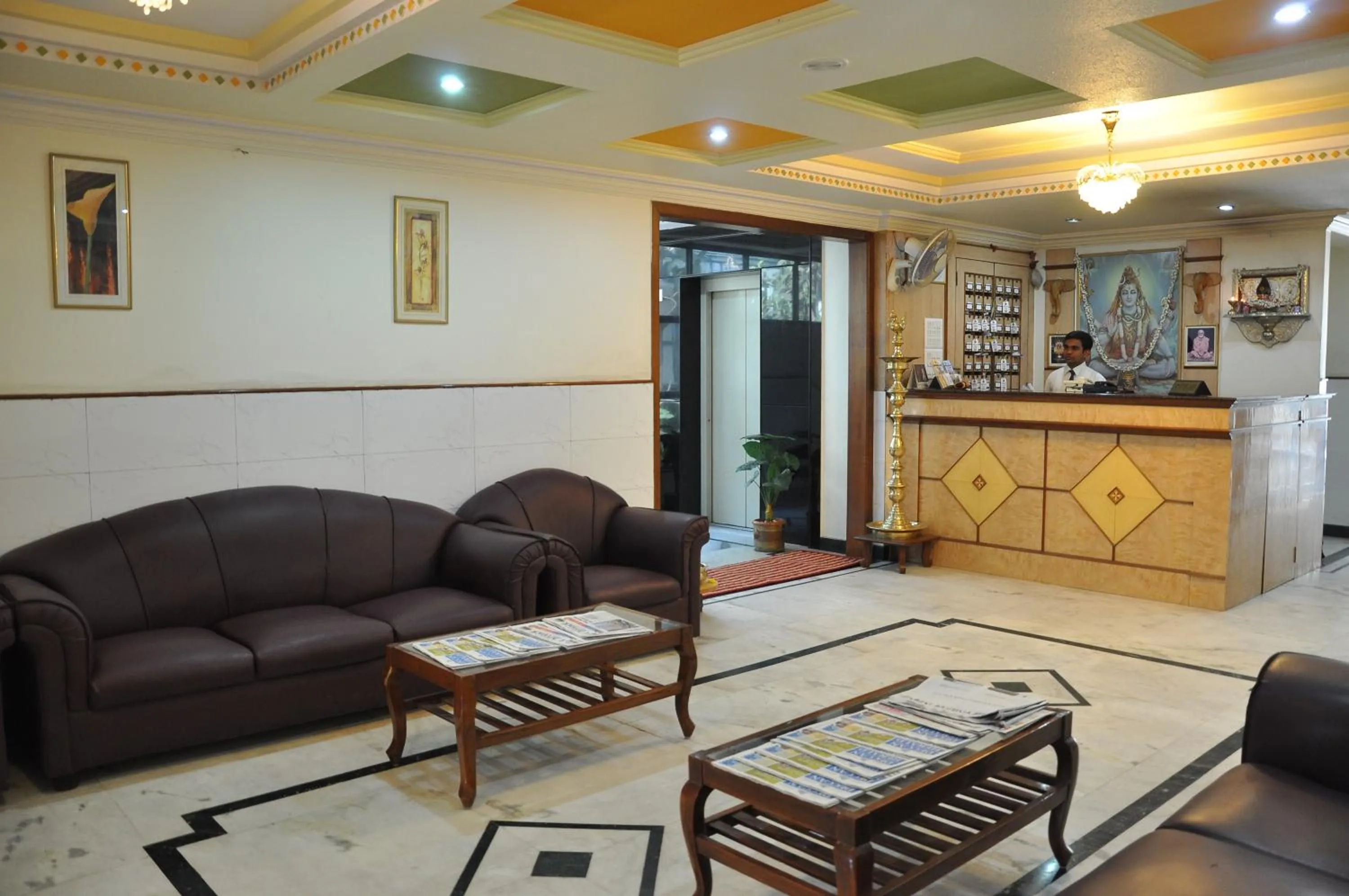 Lobby or reception in Hotel Gangothri