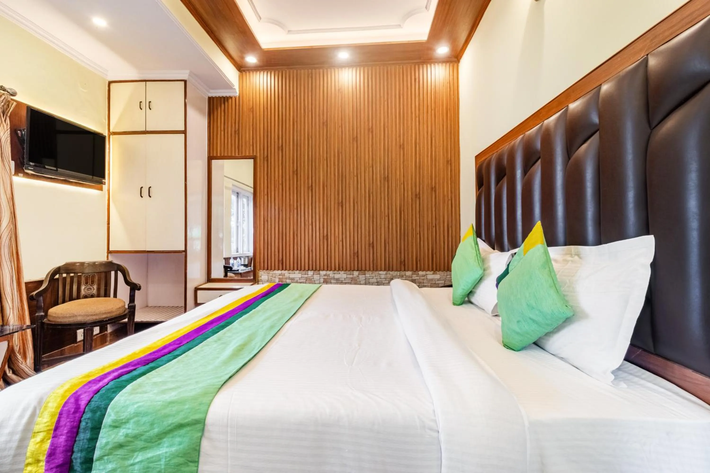 Bedroom, Bed in Treebo Greenland, Mall Road