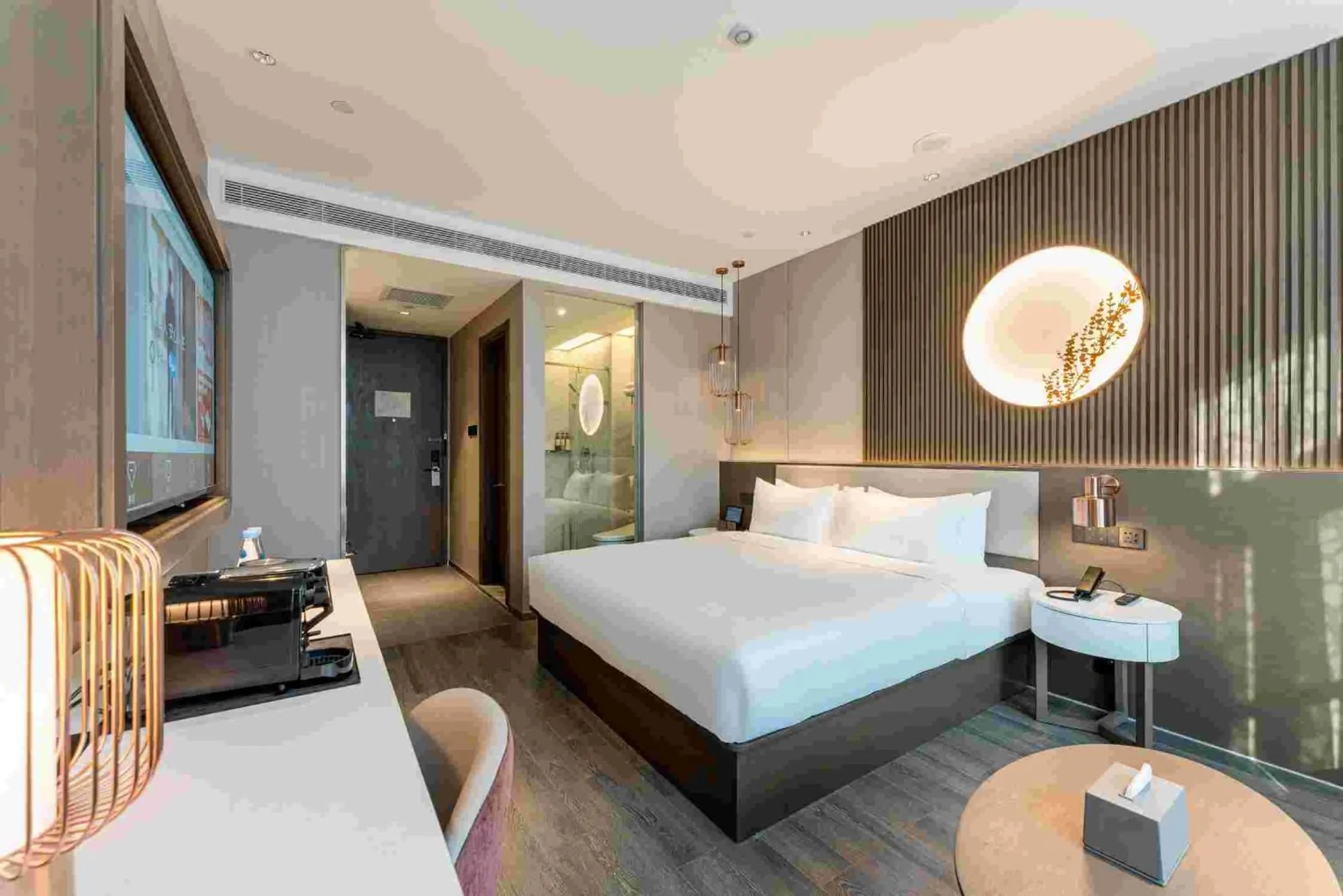 Bed in Crystal Hotel Shanghai North Sichuan Road on the Bund