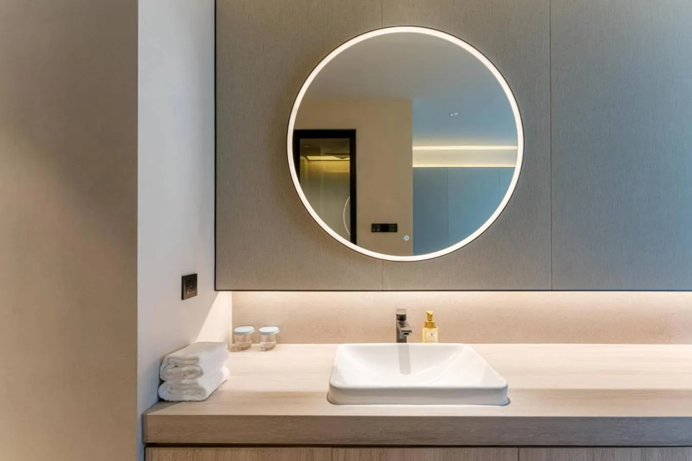 Bathroom in Crystal Hotel Shanghai North Sichuan Road on the Bund