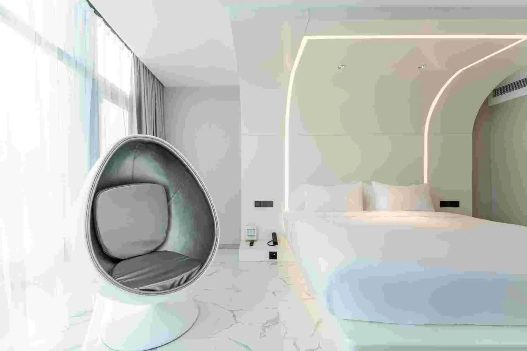 Bed in Crystal Hotel Shanghai North Sichuan Road on the Bund