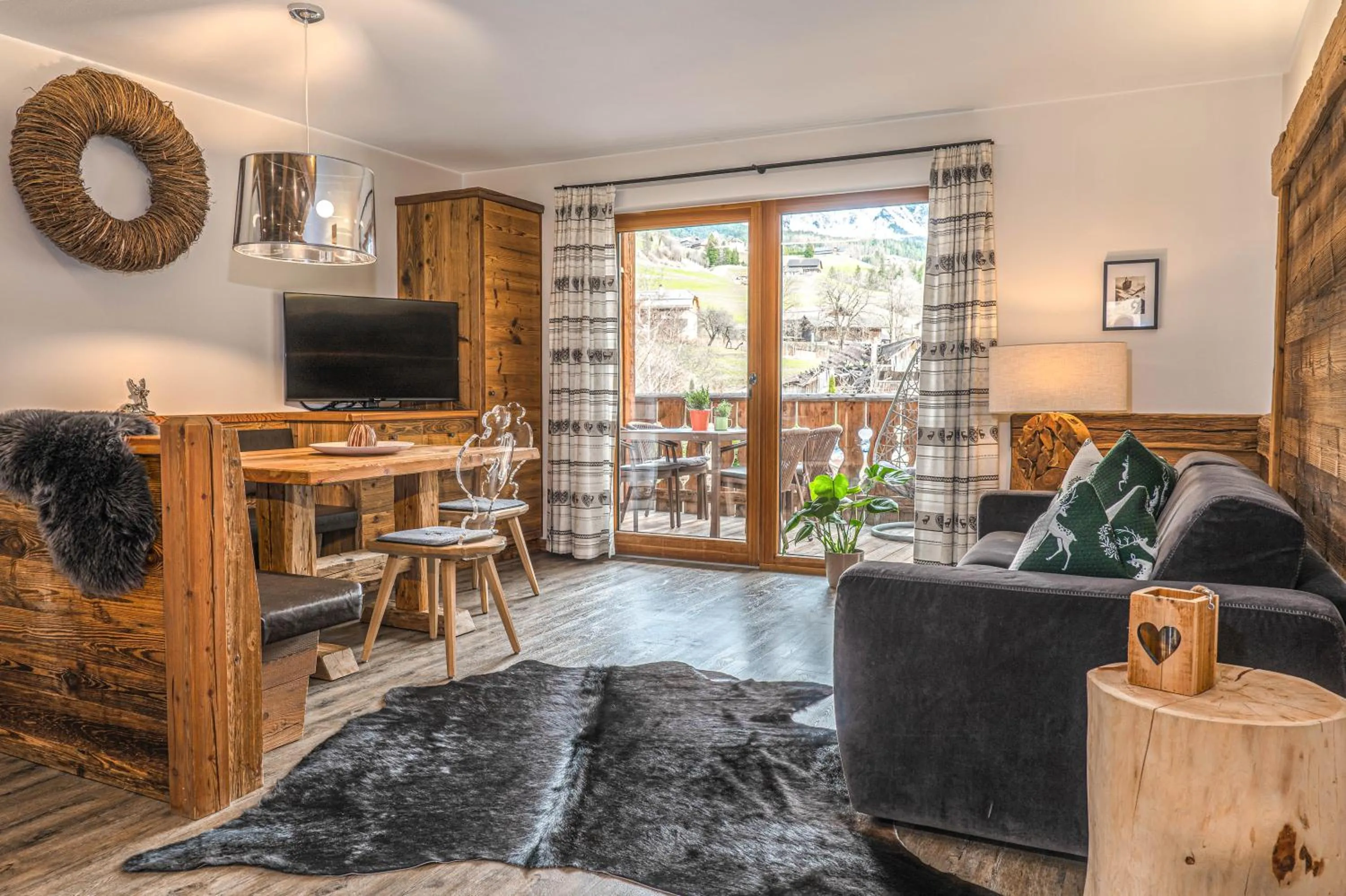 Communal lounge/ TV room in Alpine Mountain Chalet